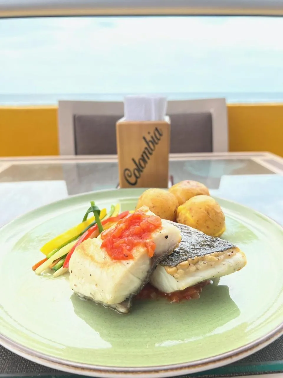 Food and drinks in Hotel Cabreromar