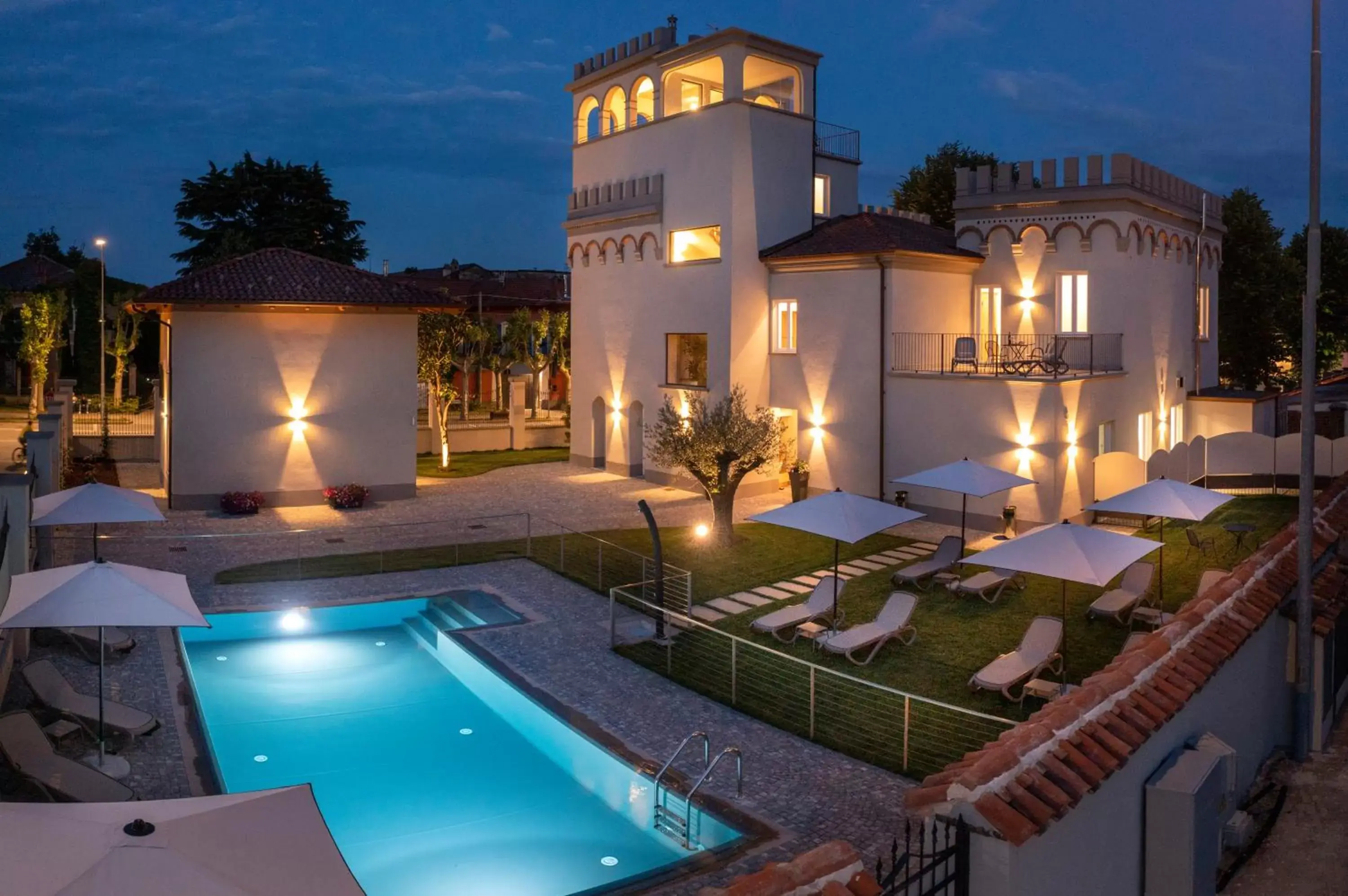 Property building, Swimming Pool in VILLA BERNASCONI