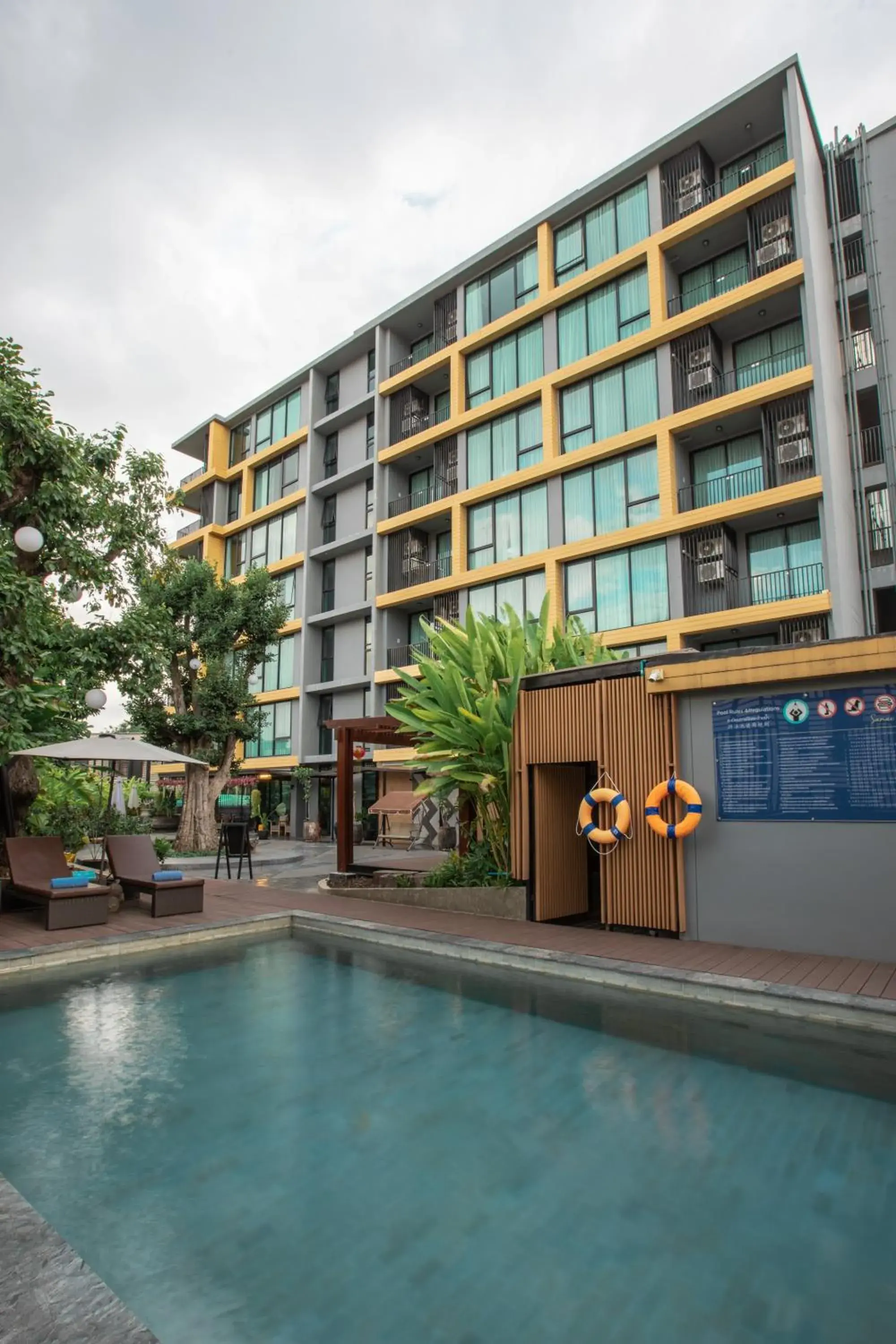 Swimming Pool in Sanae' Hotel Chiang Mai