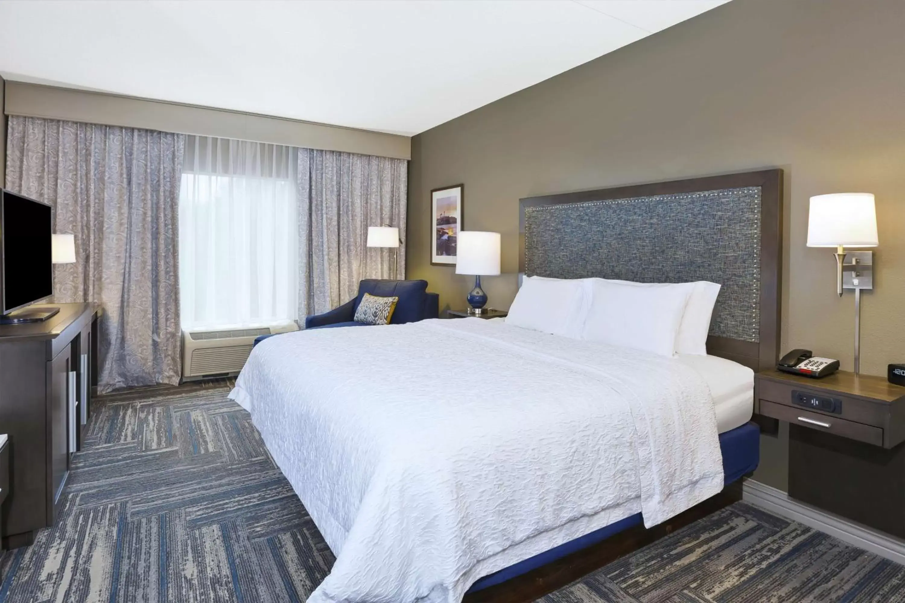 Bed in Hampton Inn & Suites Wells-Ogunquit