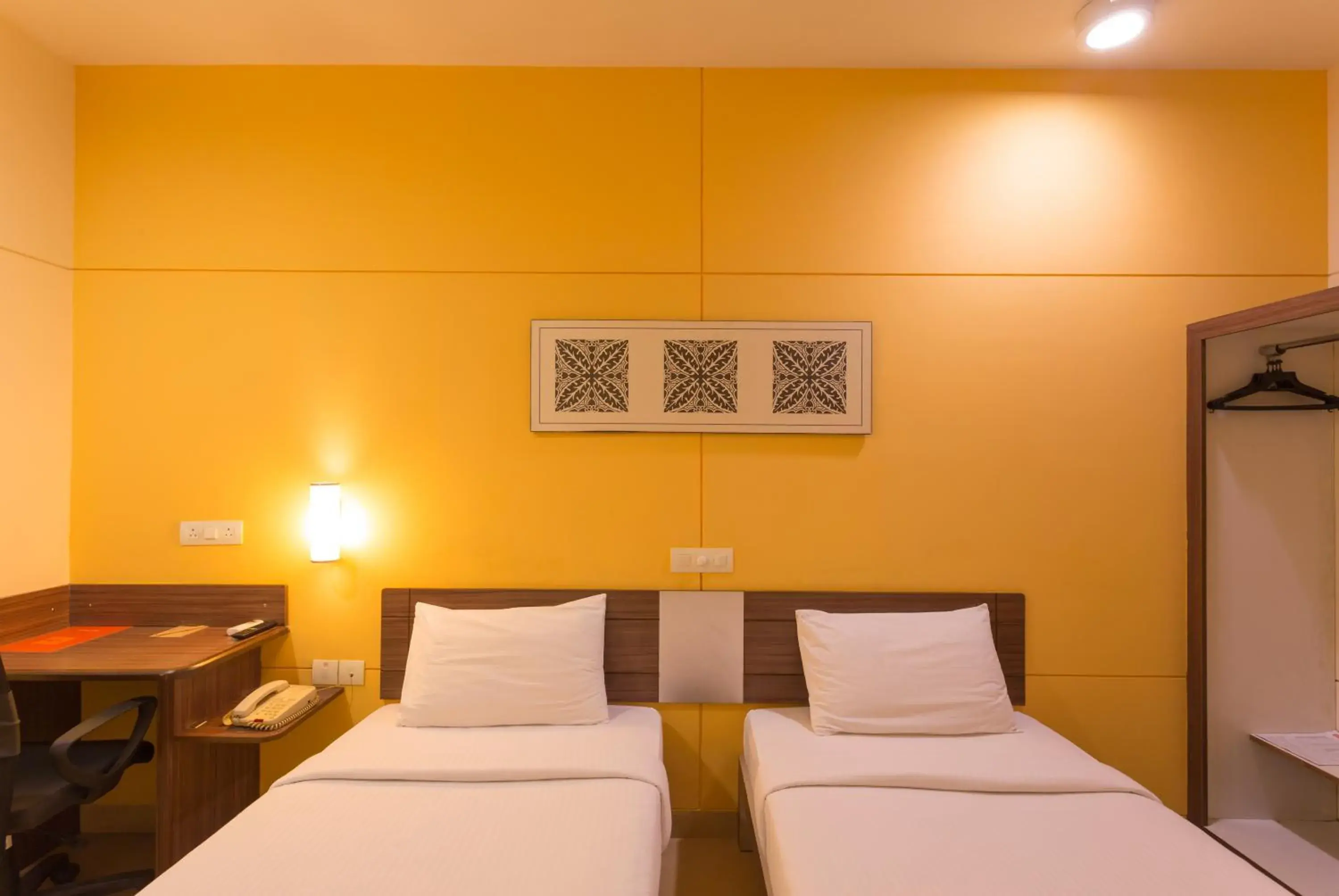 Lobby or reception, Bed in Ginger Hotel Mangalore