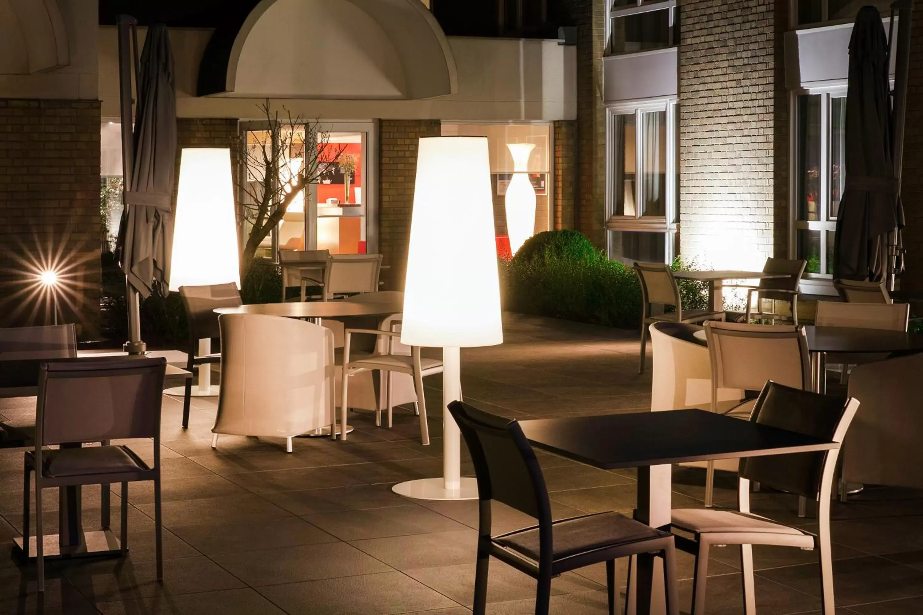 Restaurant/places to eat, Lounge/Bar in Novotel Lens Noyelles