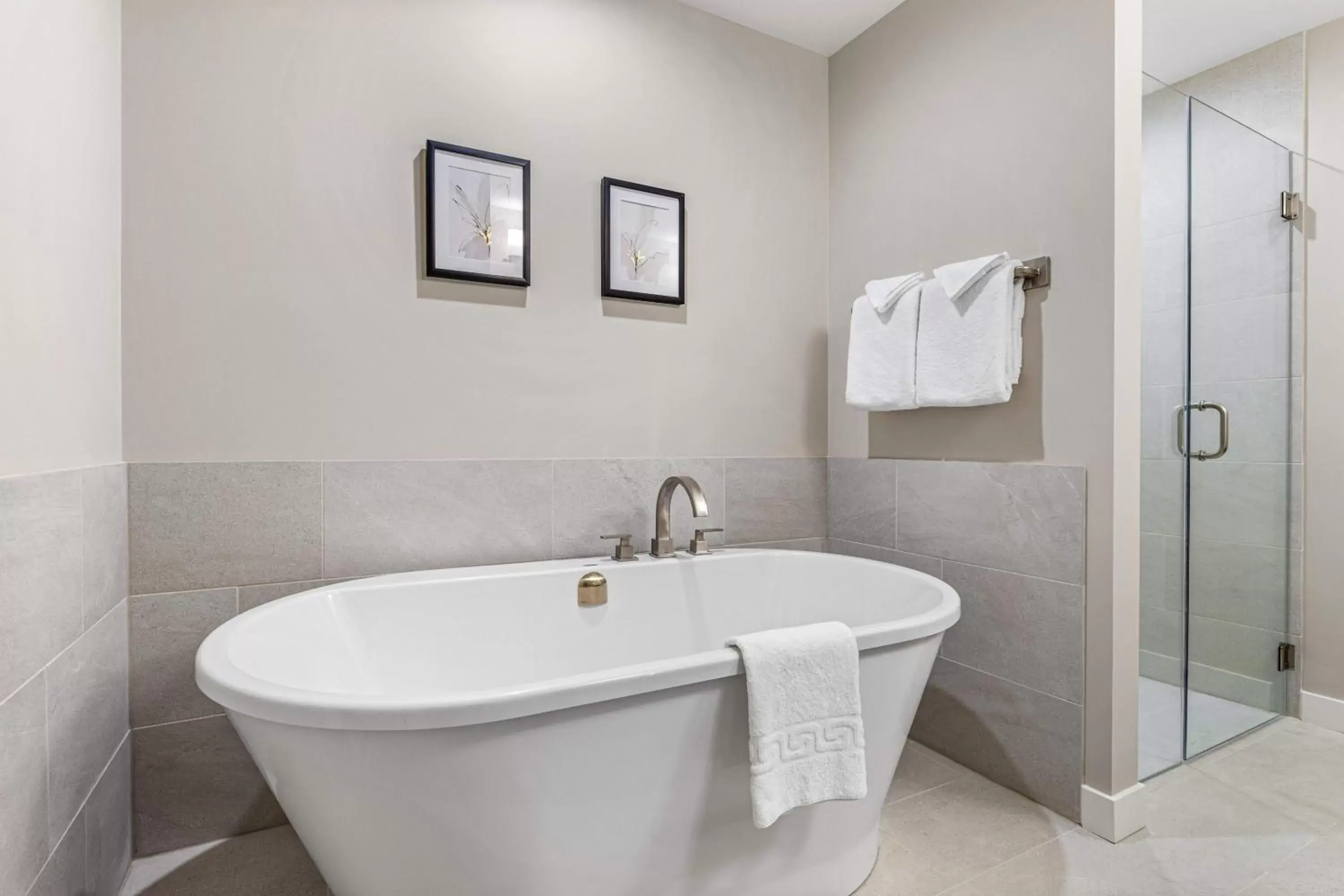 Bathroom in Tamarack Lodge by Spring Creek Vacations