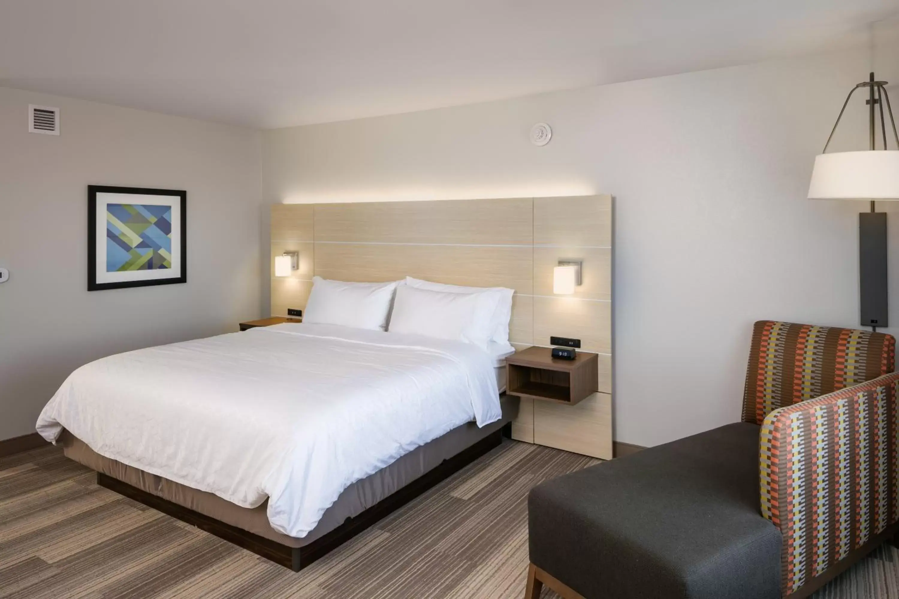 Photo of the whole room, Bed in Holiday Inn Express & Suites - Bend South, an IHG Hotel