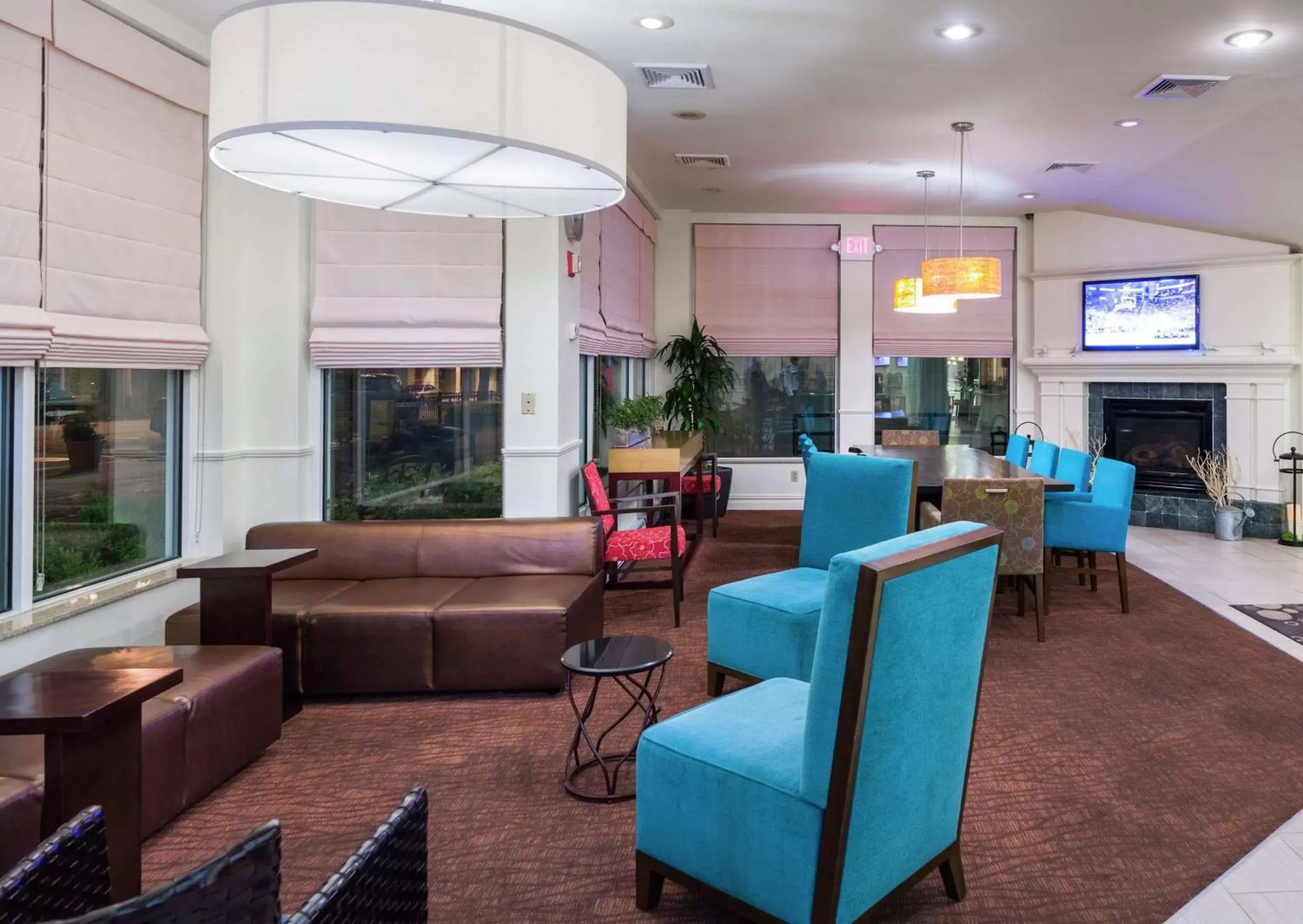 Lobby or reception, Lounge/Bar in Hilton Garden Inn Queens/JFK