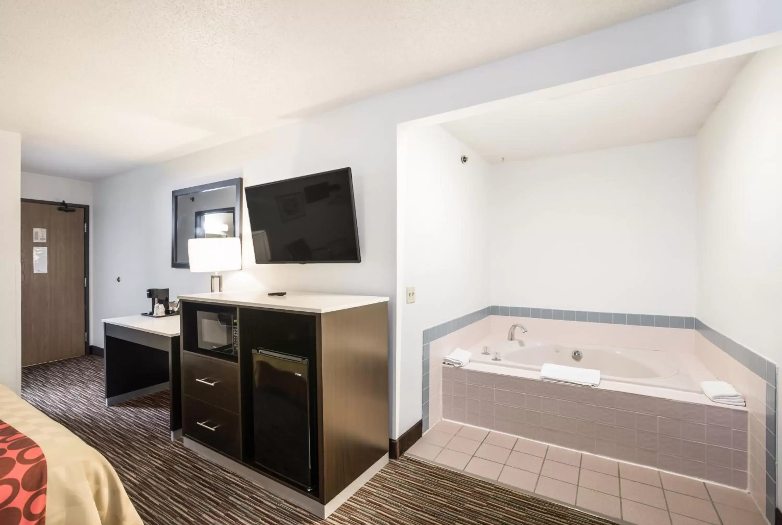 TV and multimedia, TV/Entertainment Center in Americas Best Value Inn Charlotte