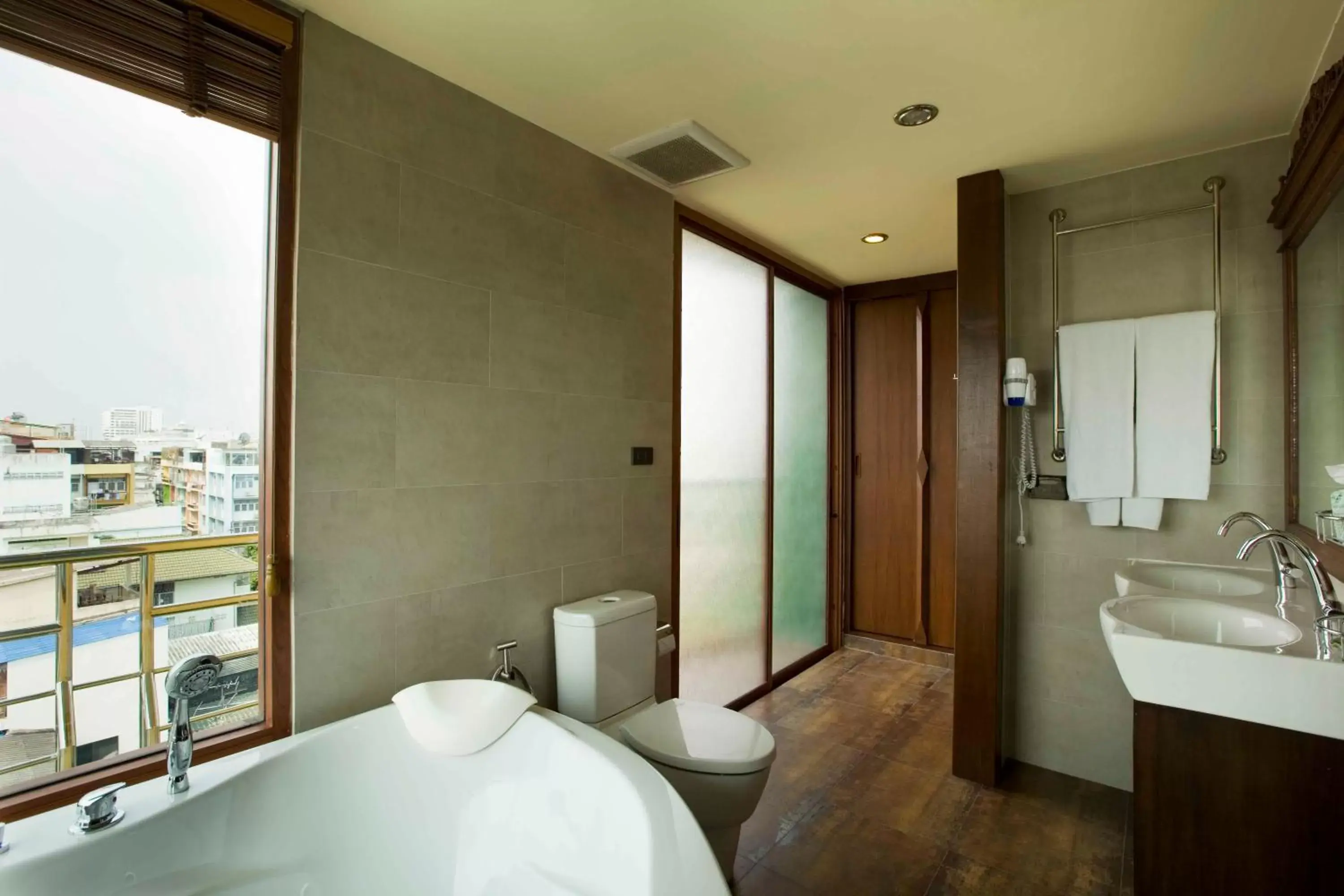 Bathroom in Lamphu Tree House Boutique Hotel