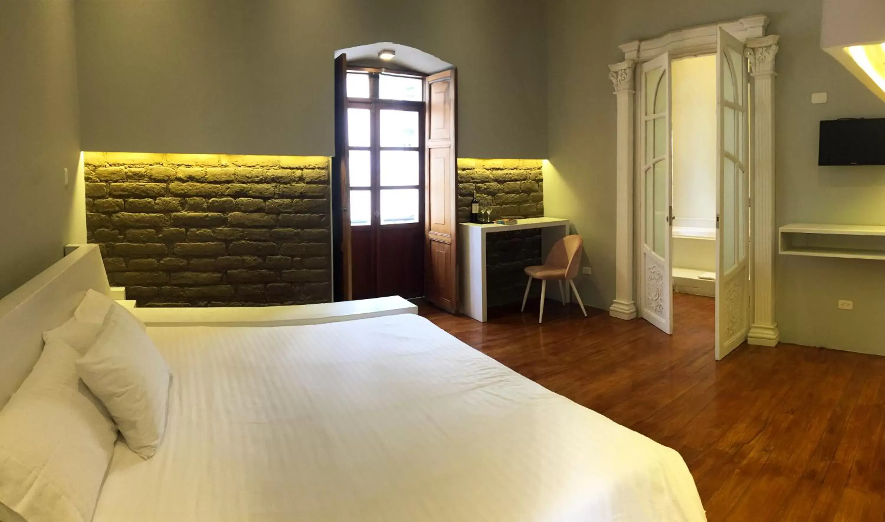 Deluxe Double Room with Balcony in CASA ANABELA HOTEL BOUTIQUE Deluxe Double Room with Balcony in CASA ANABELA HOTEL BOUTIQUE