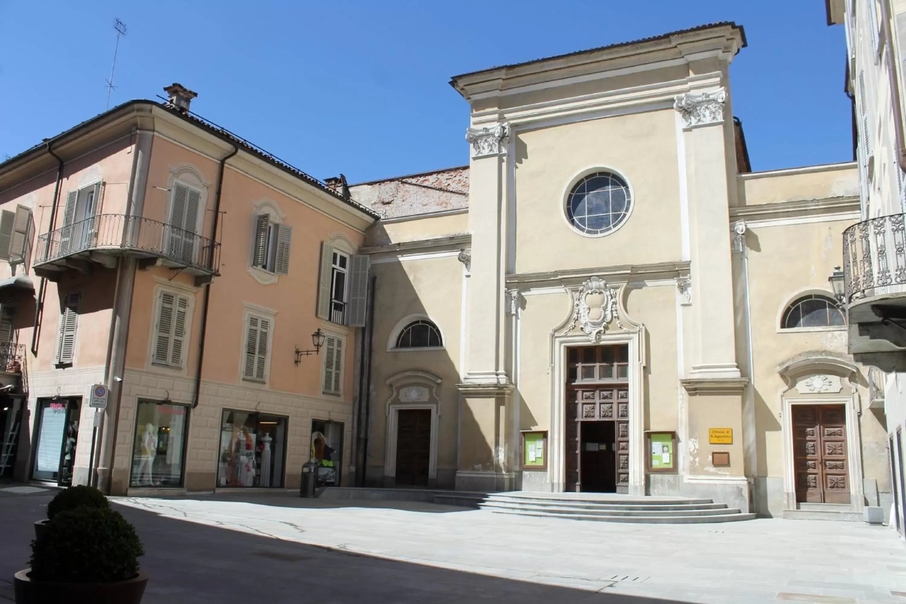 Street view, Property Building in R&B La Torre