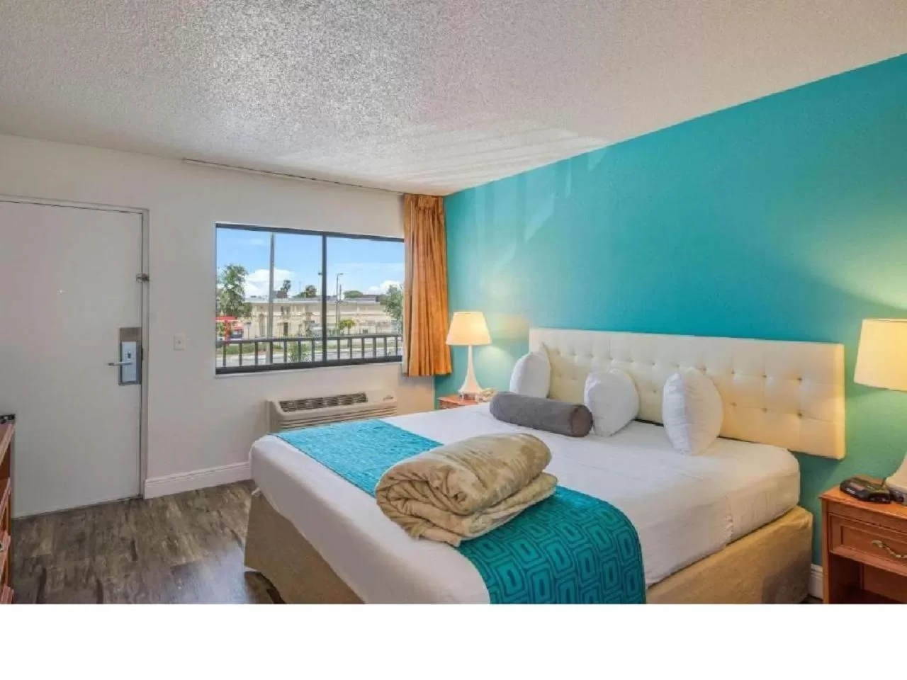 Bed in Rodeway Inn Port Richey North