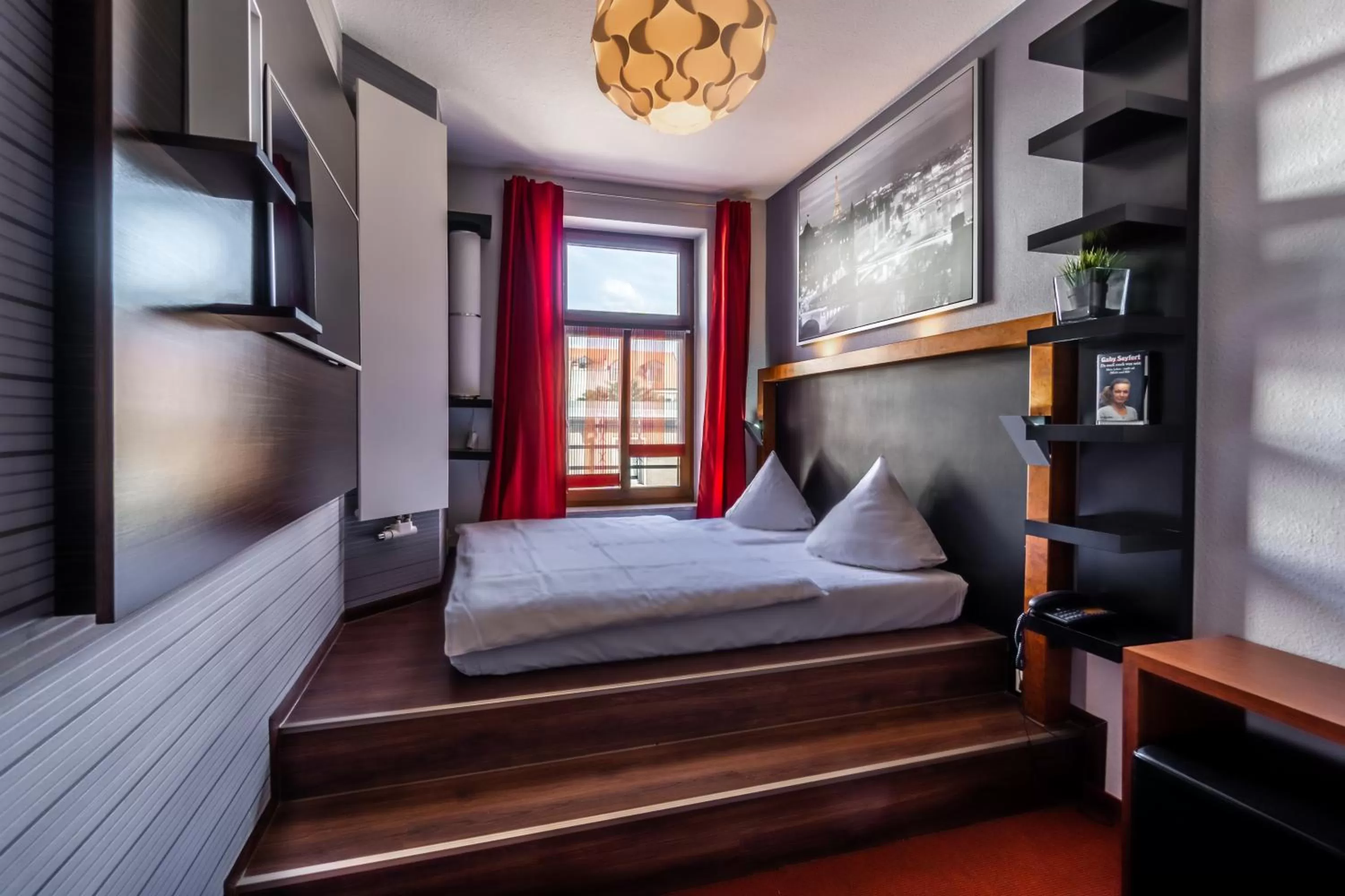 bunk bed, Bed in SL'otel - Das StadtHotel - voll Klimatisiert