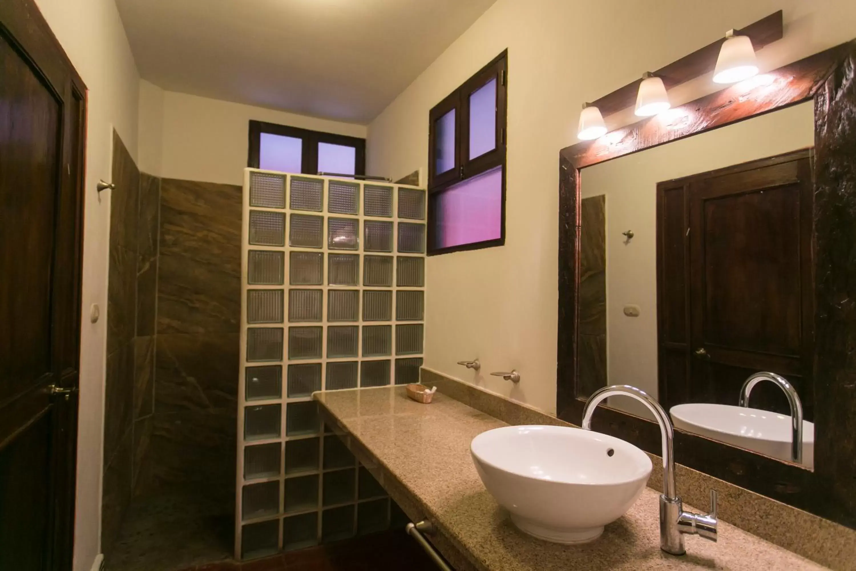 Shower, Bathroom in Hotel Casa del Consulado