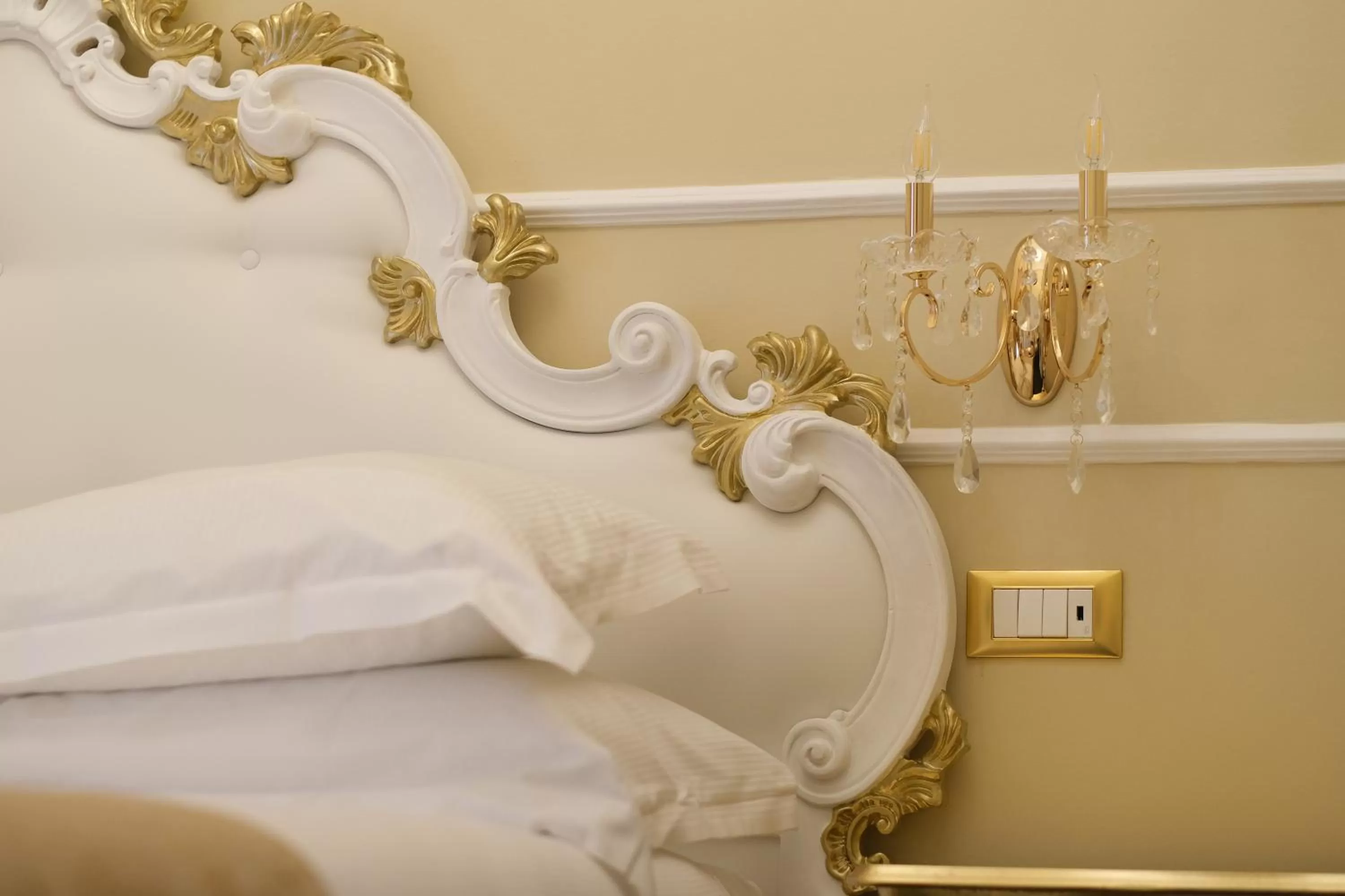 Decorative detail, Bed in B&B Kingsman