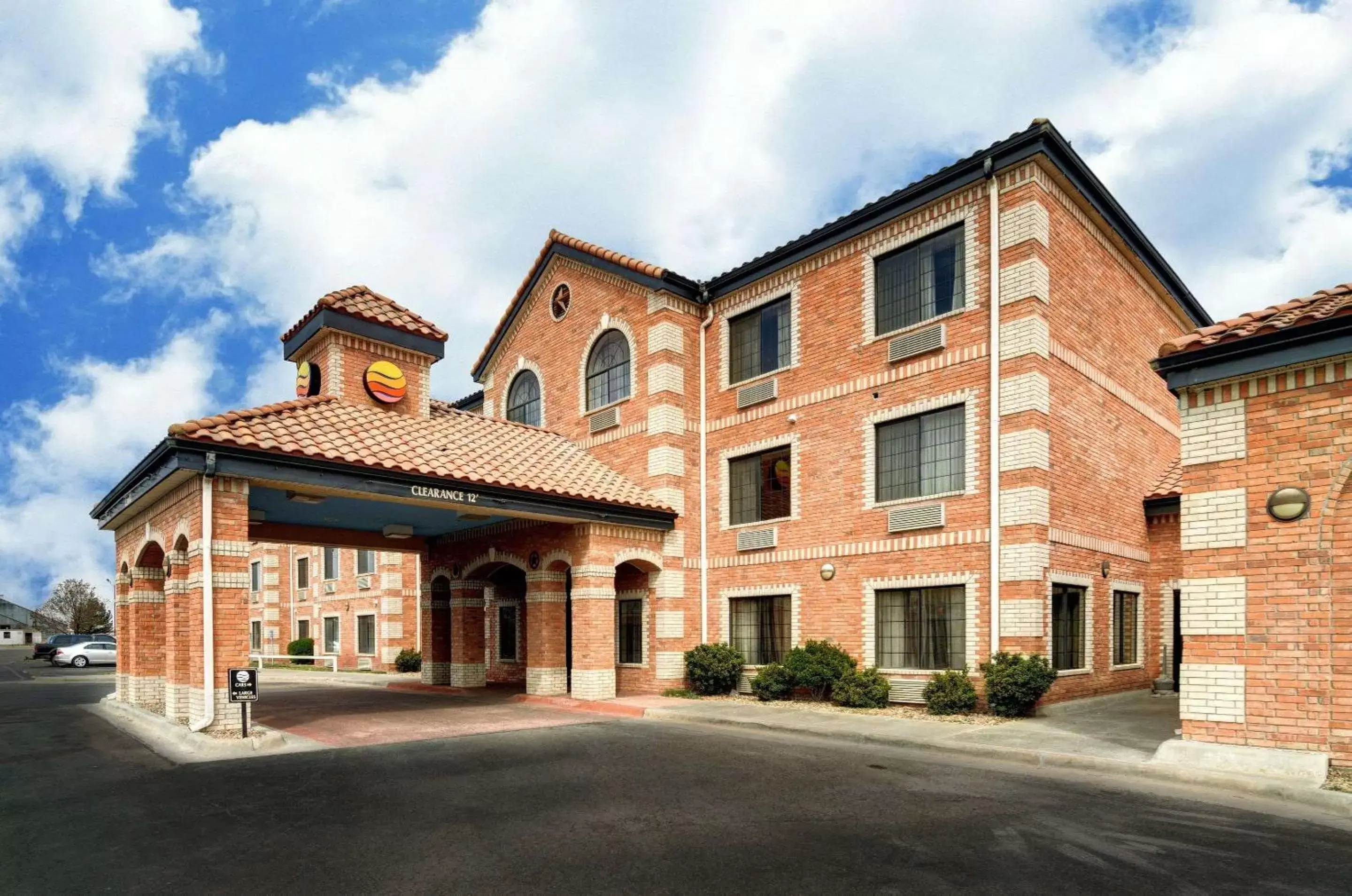 Property Building in Comfort Inn and Suites Medical West