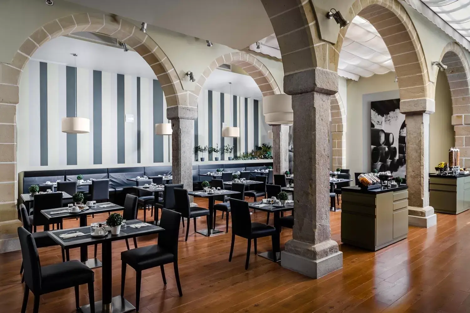 Buffet breakfast, Restaurant/Places to Eat in Eurostars Asta Regia Jerez