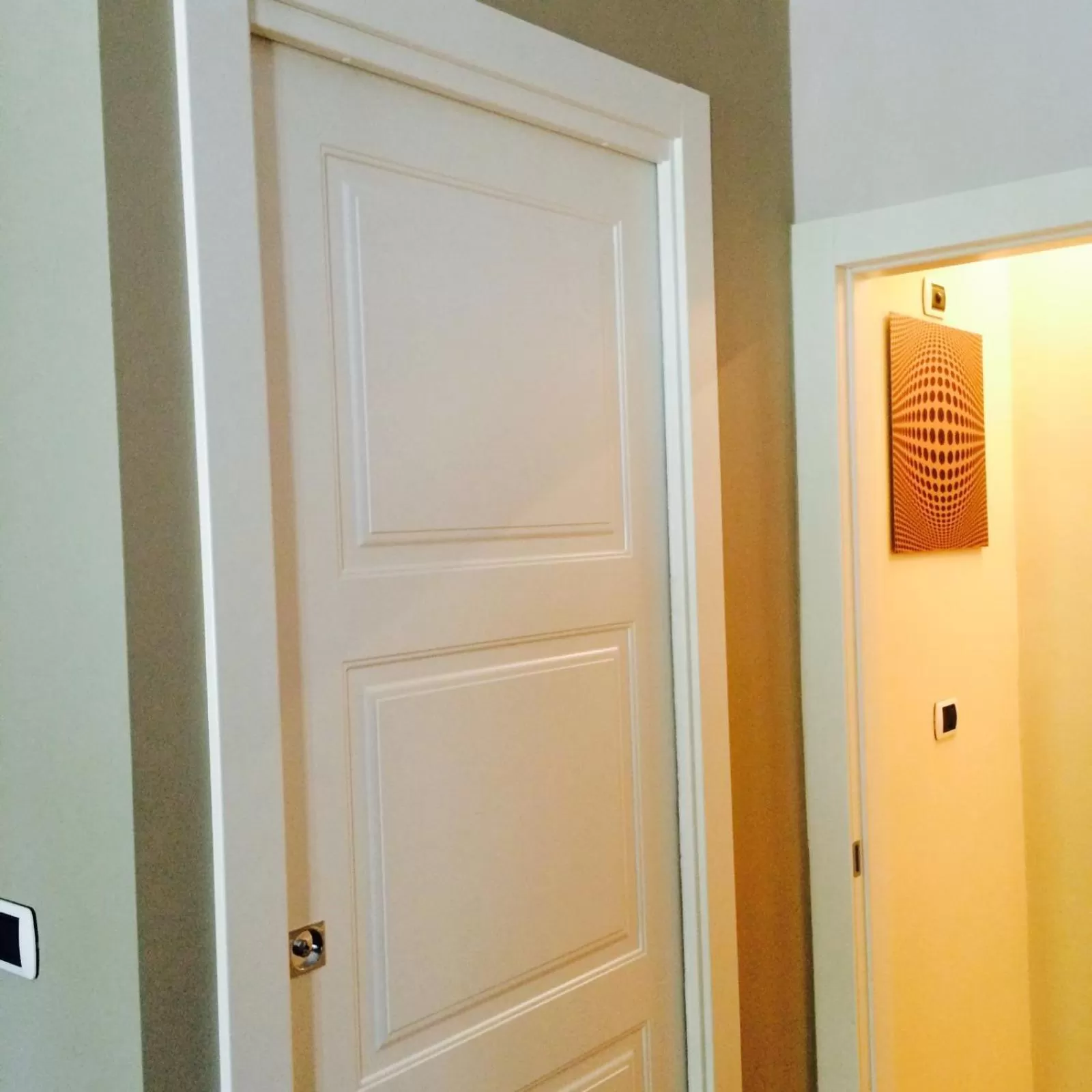 Decorative detail in Smart House Rental Rooms FREE PARKING