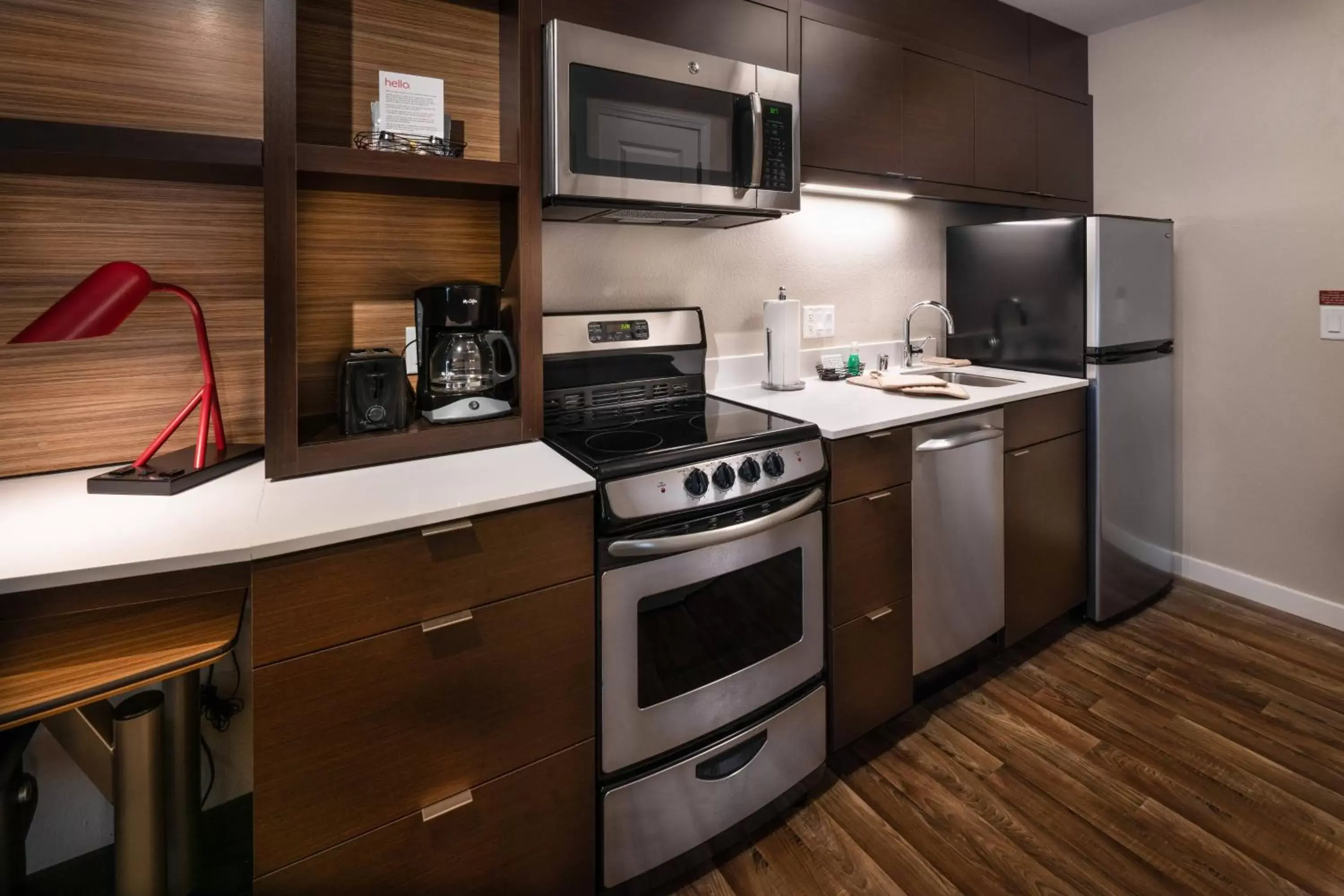 Kitchen or kitchenette, Kitchen/Kitchenette in TownePlace Suites by Marriott Milwaukee Oak Creek