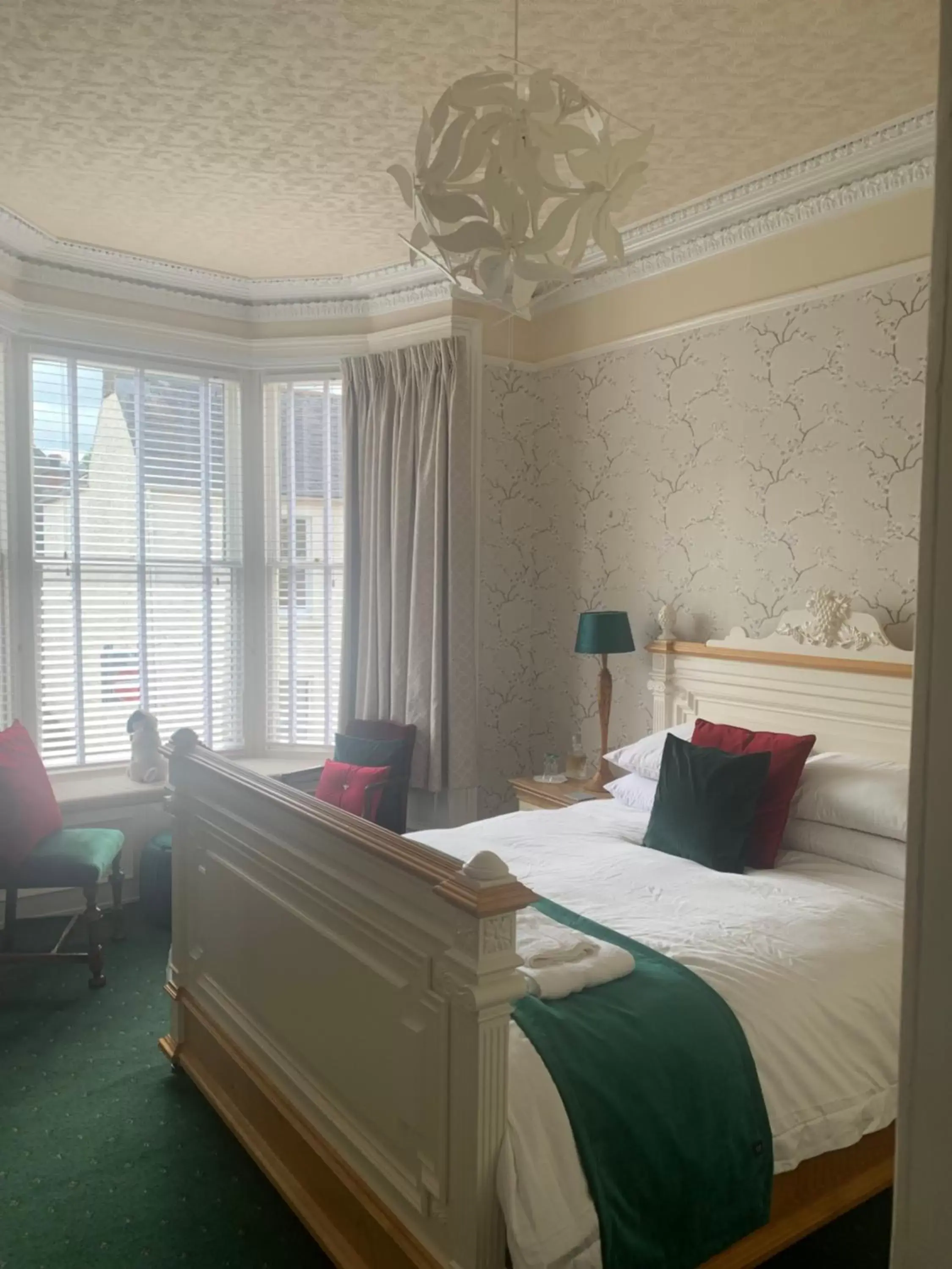 Photo of the whole room, Bed in Seamore House