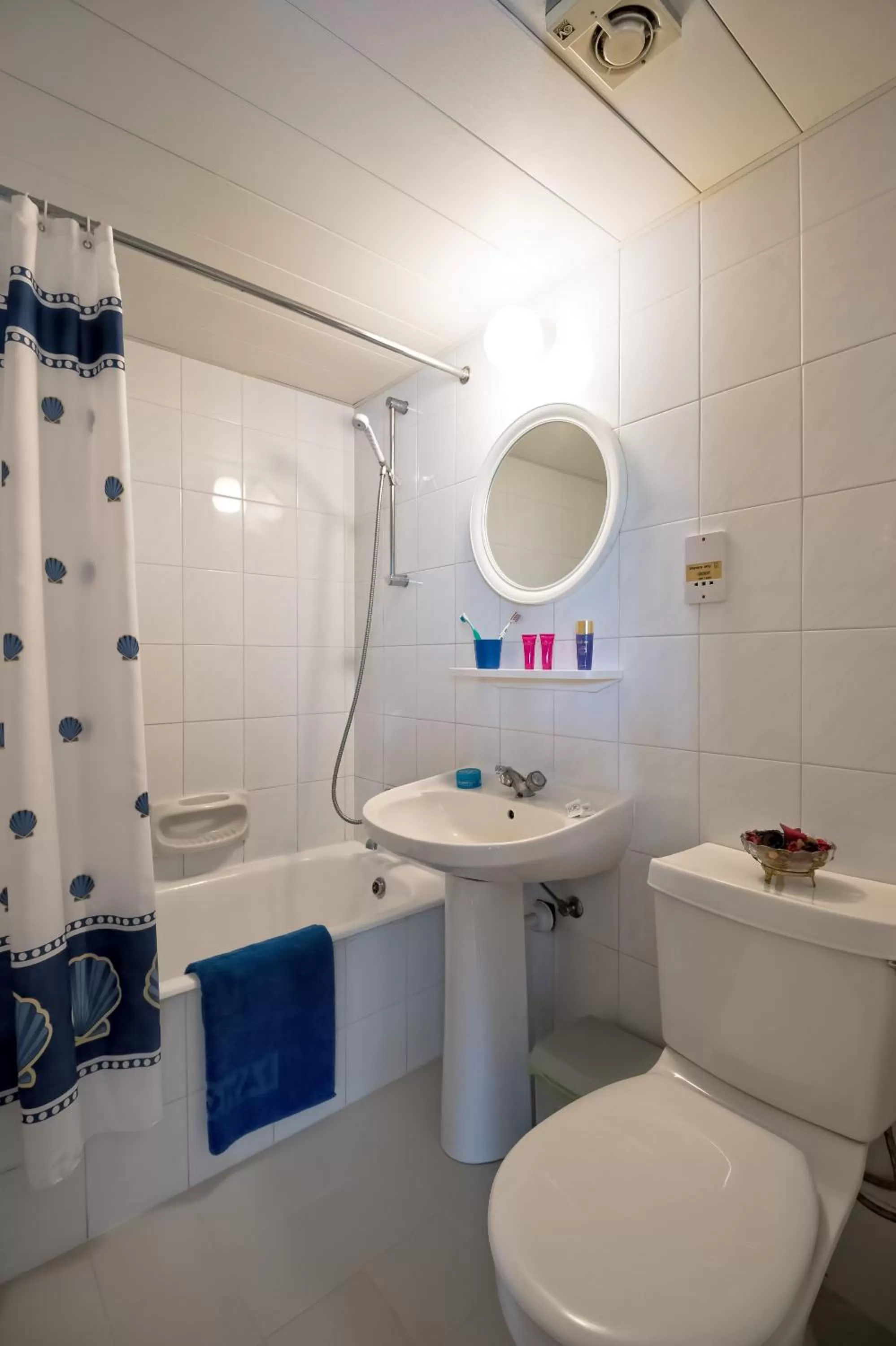 Shower in Sunny Hill Hotel Apartments