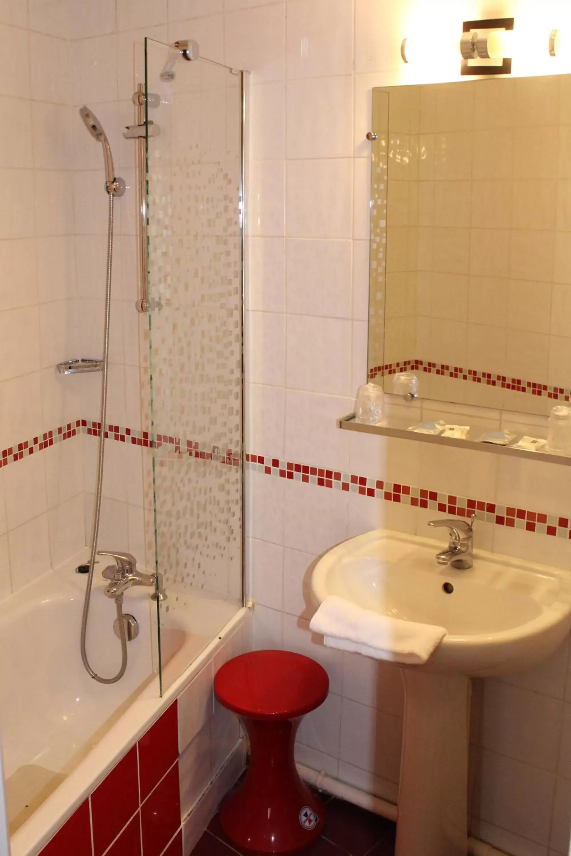 Shower, Bathroom in Kyriad Hotel XIII Italie Gobelins