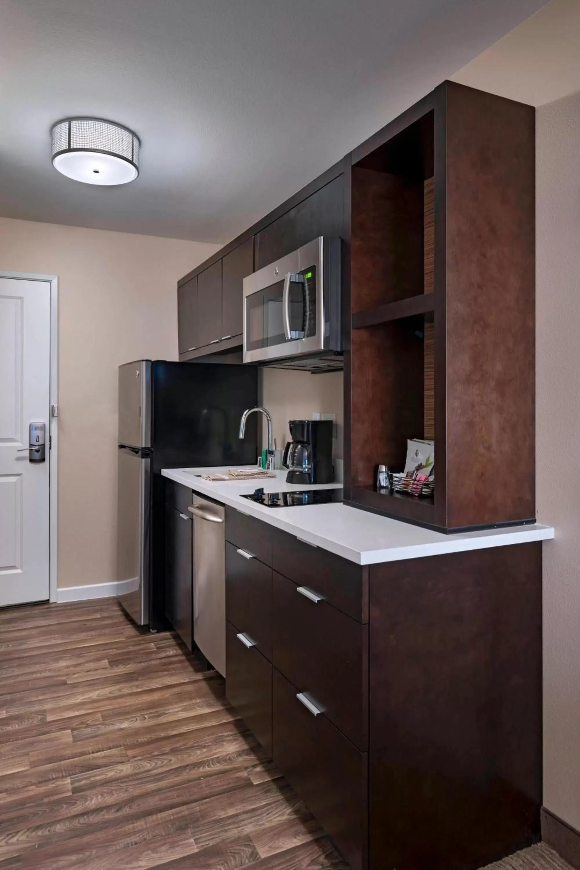 Kitchen or kitchenette, Kitchen/Kitchenette in TownePlace Suites by Marriott Tacoma Lakewood