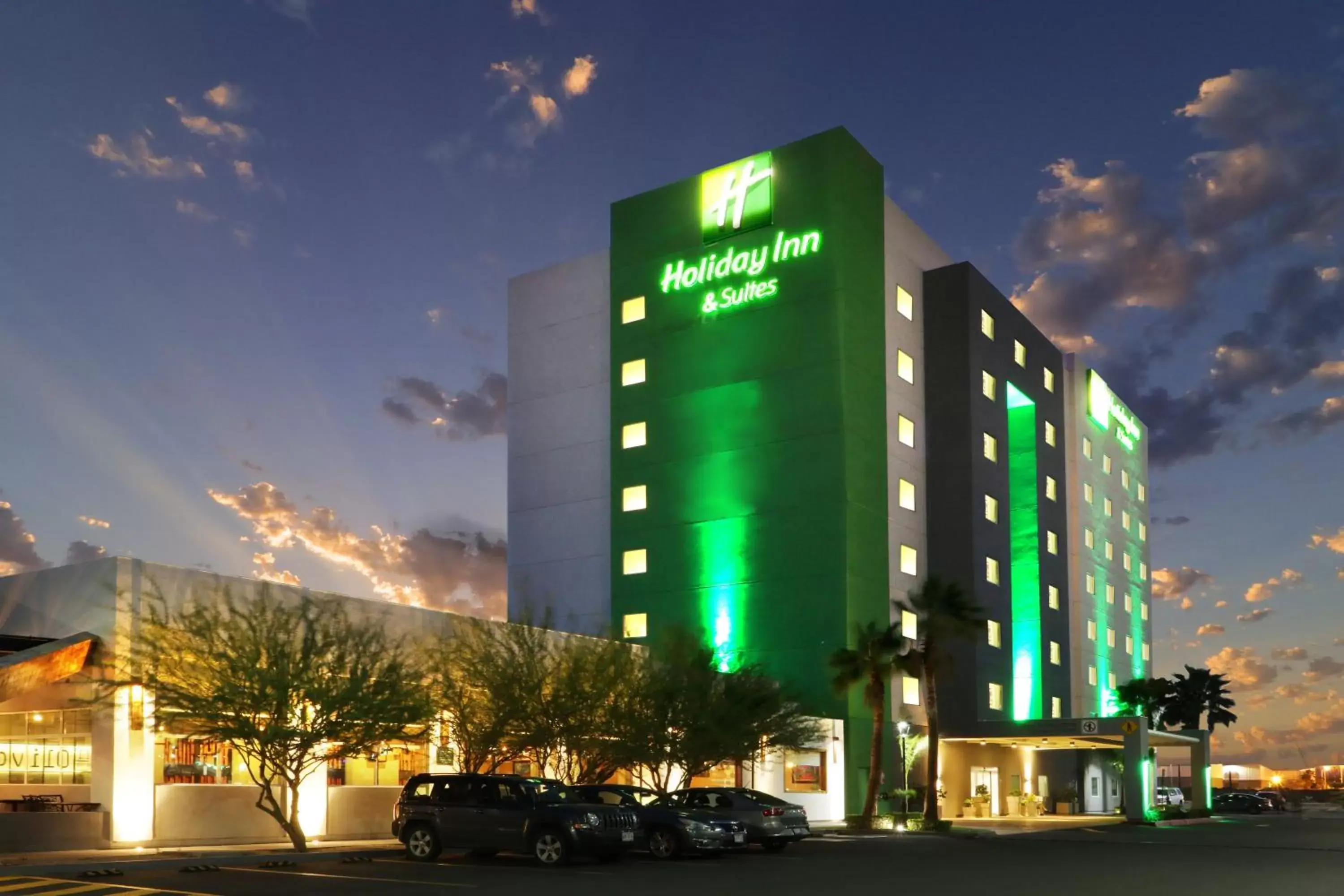 Property Building in Holiday Inn Hotel & Suites Hermosillo Aeropuerto, an IHG Hotel