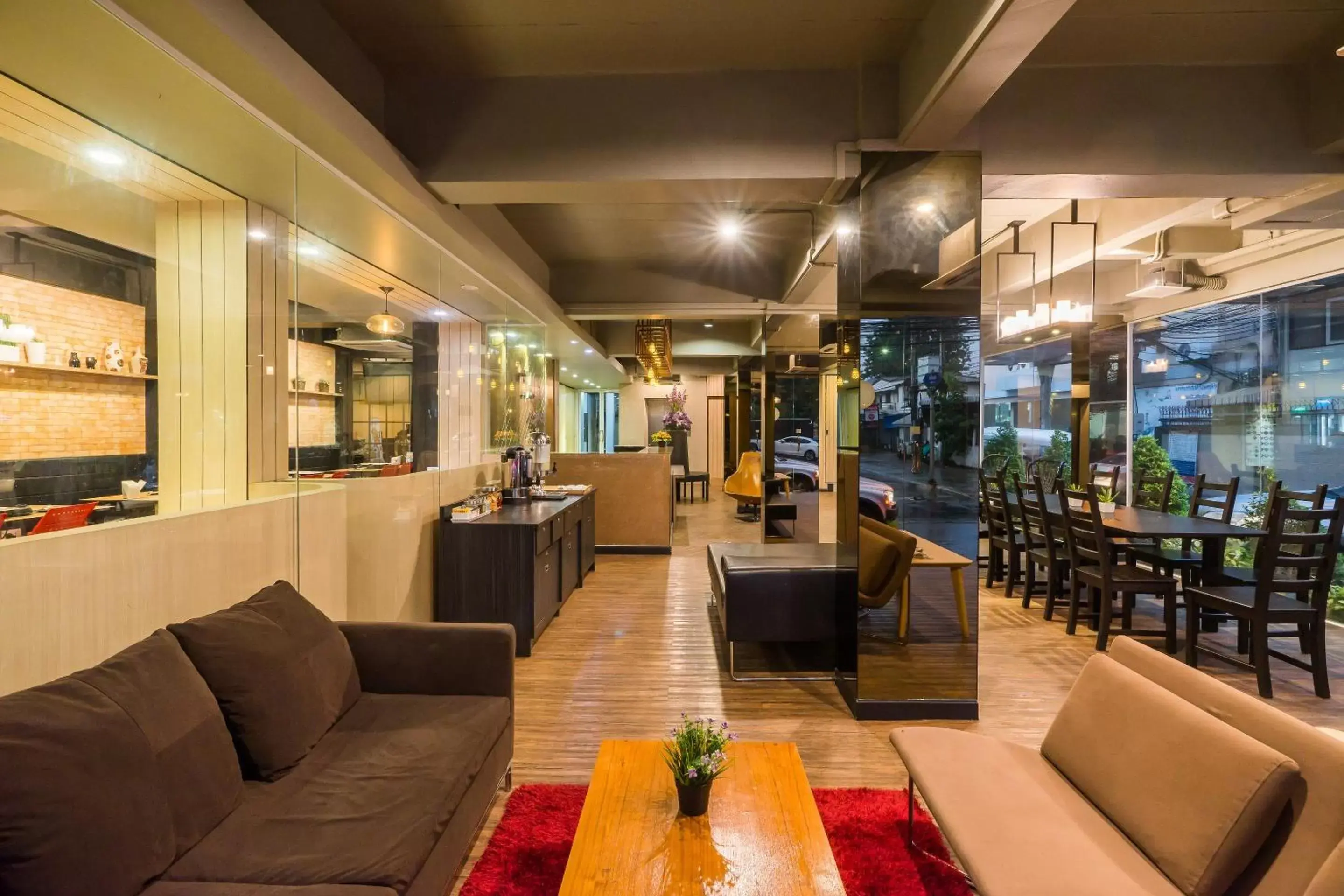 Lobby or reception, Lounge/Bar in Ton Aor Place Hotel