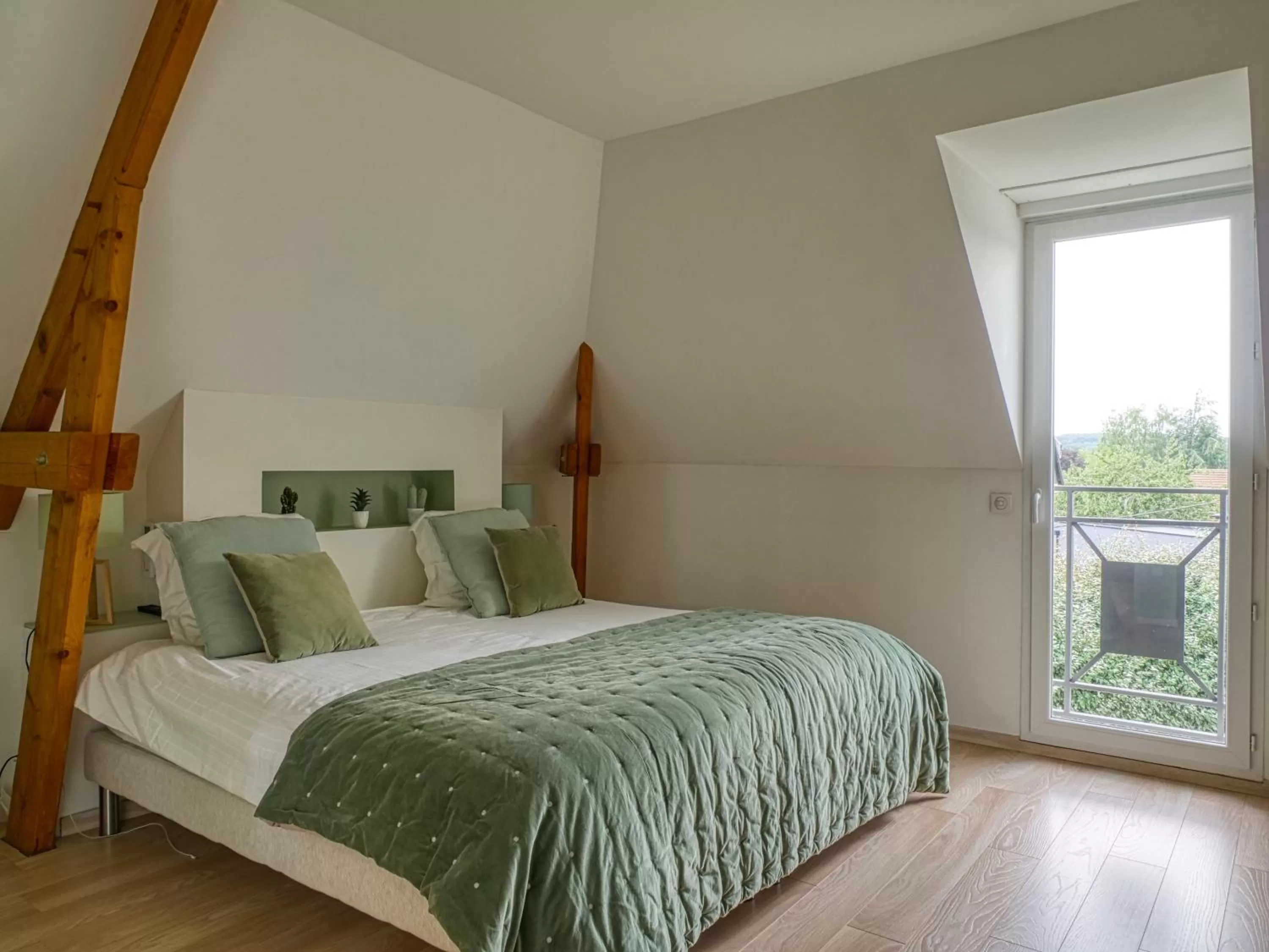 Bed in Villa MY le Mans