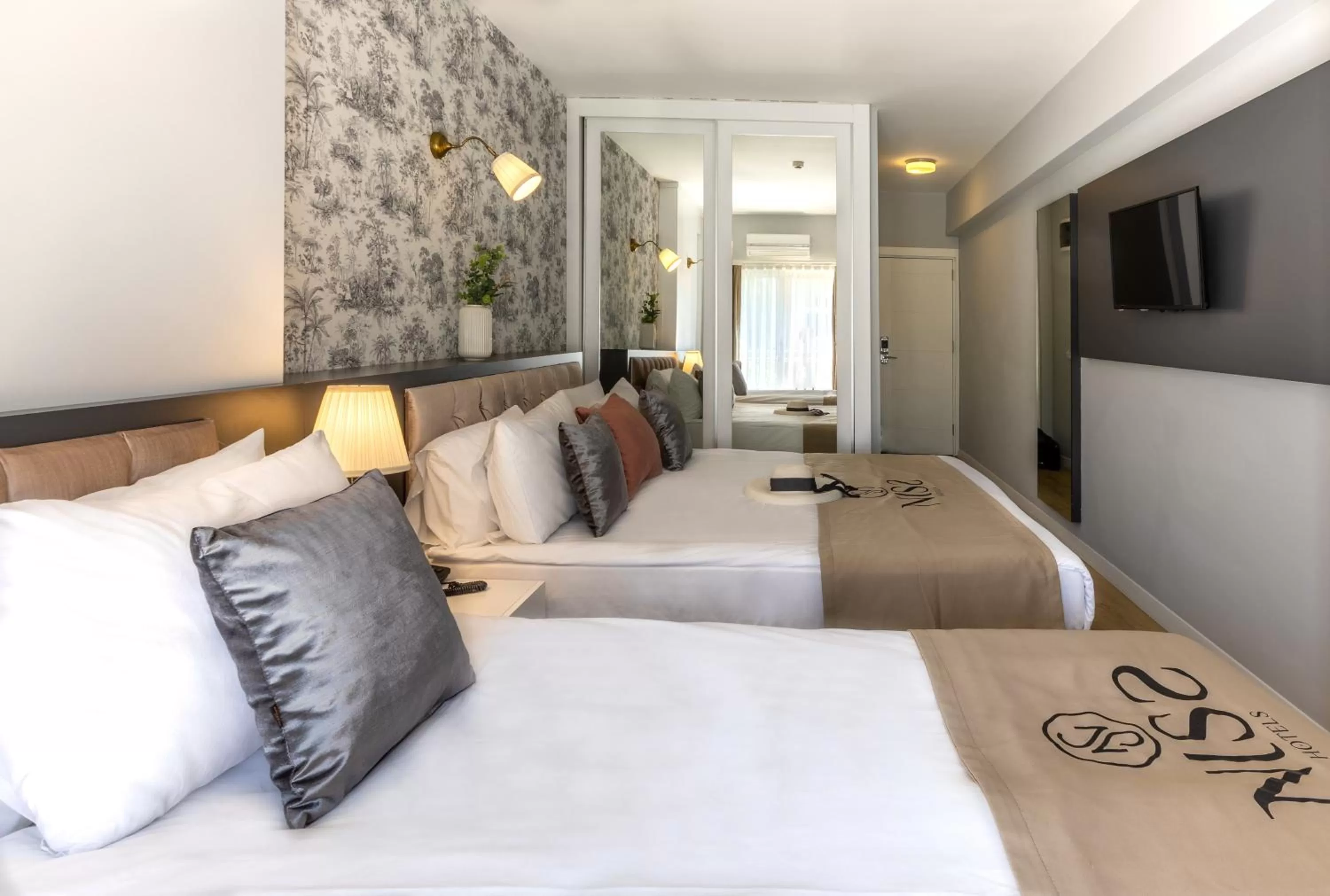 Bed in Niss Lara Hotel