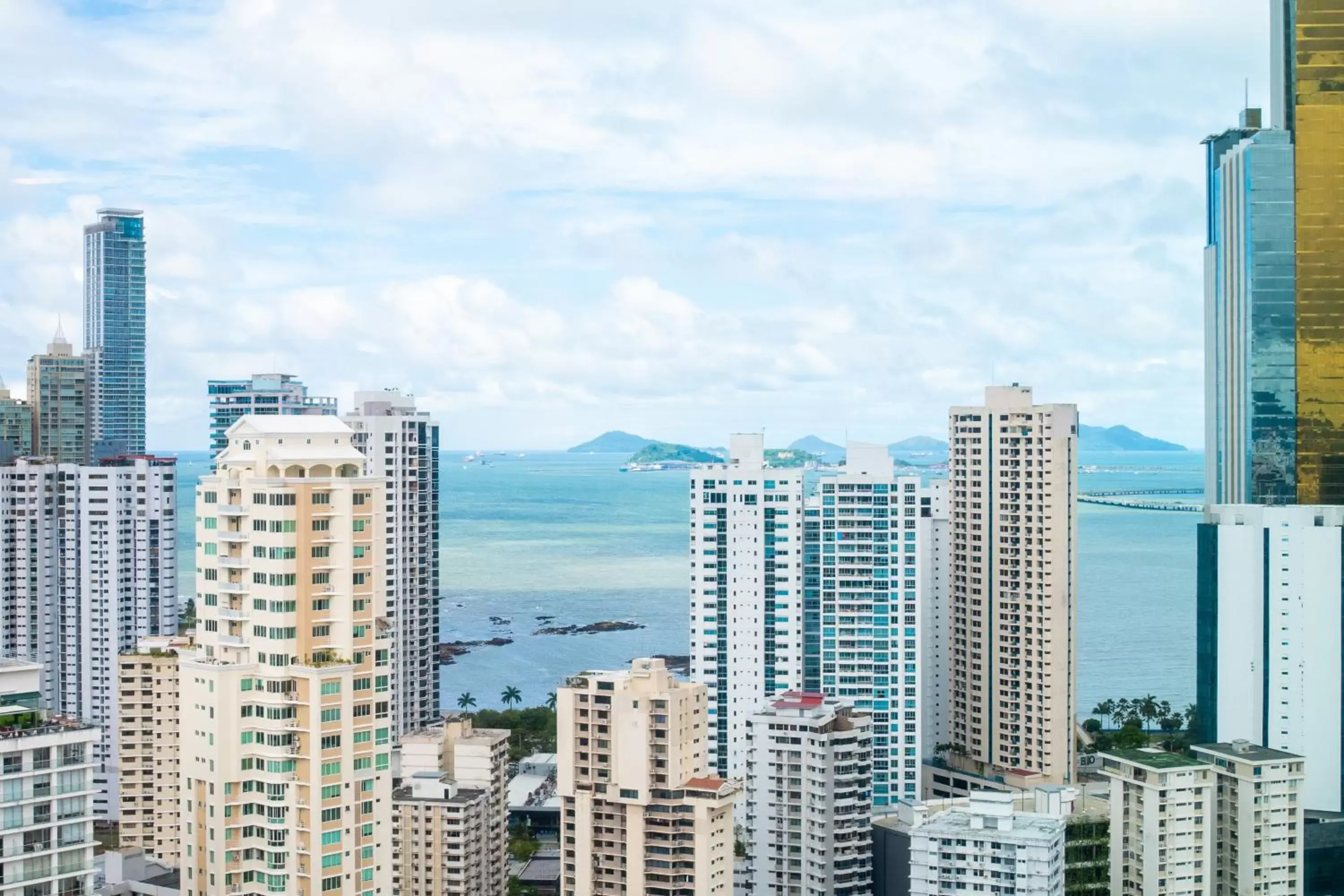 City view in Riu Plaza Panamá