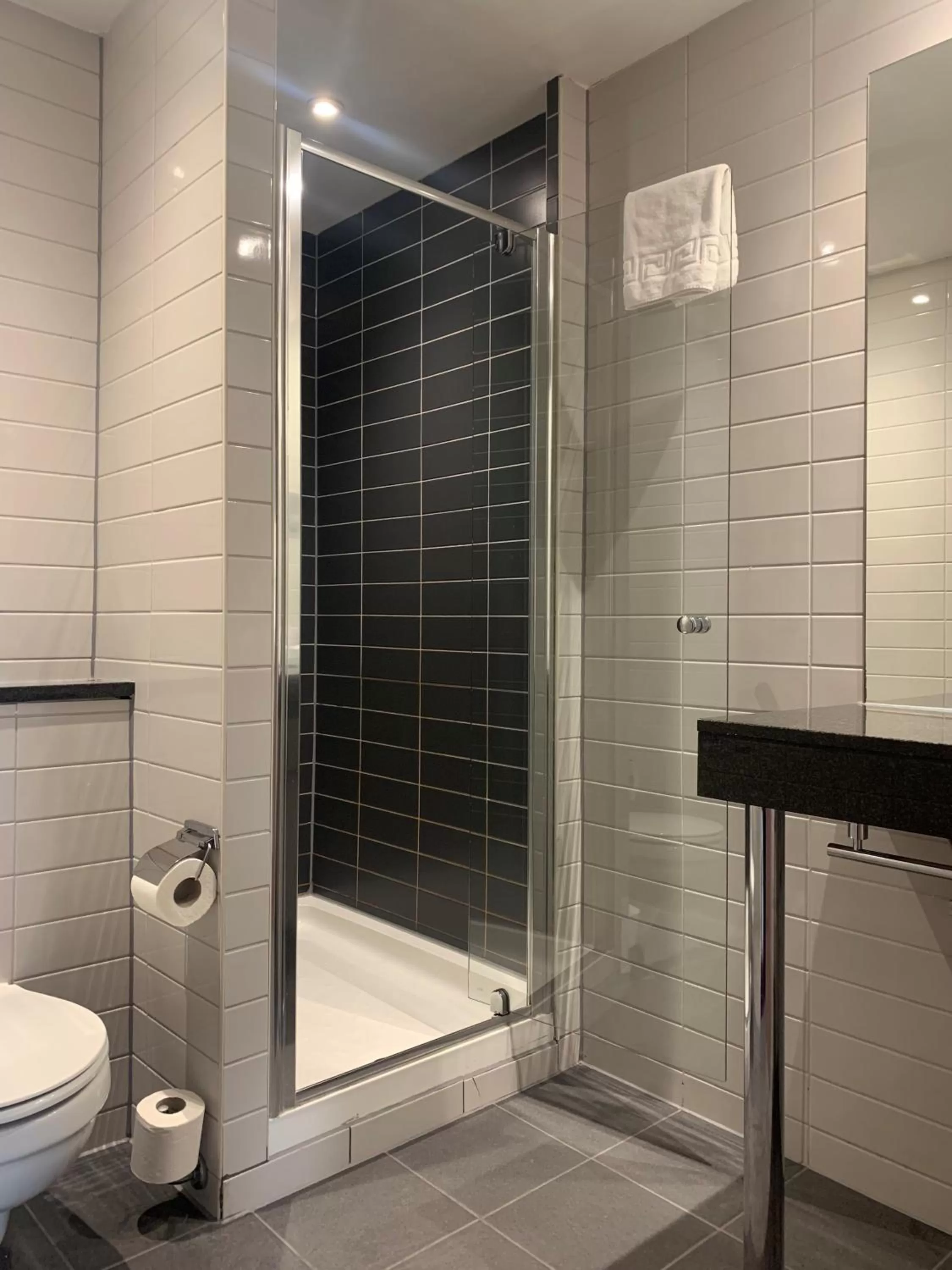 Shower in Days Inn Wetherby