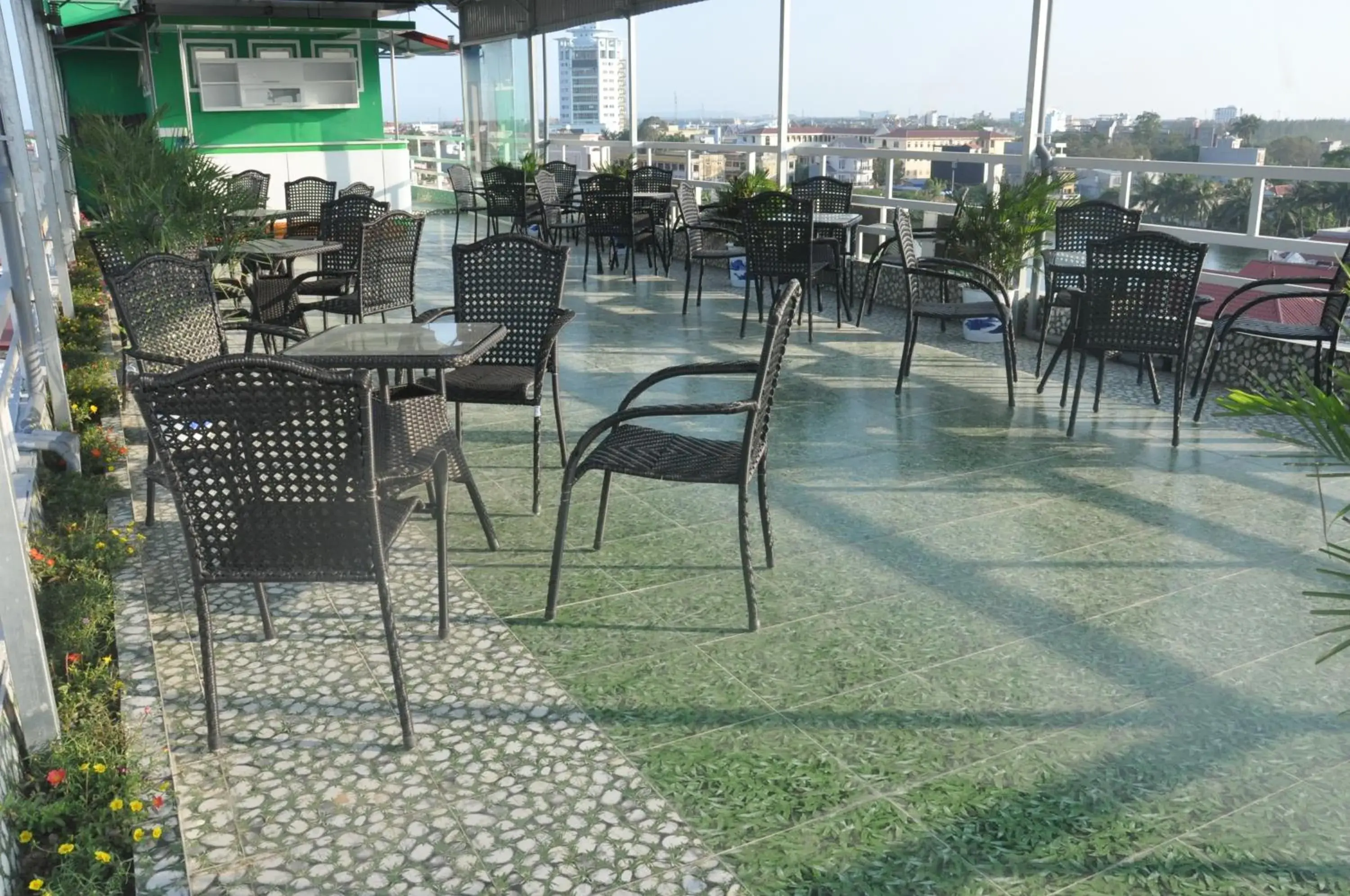 Balcony/Terrace, Restaurant/Places to Eat in Rose Hotel