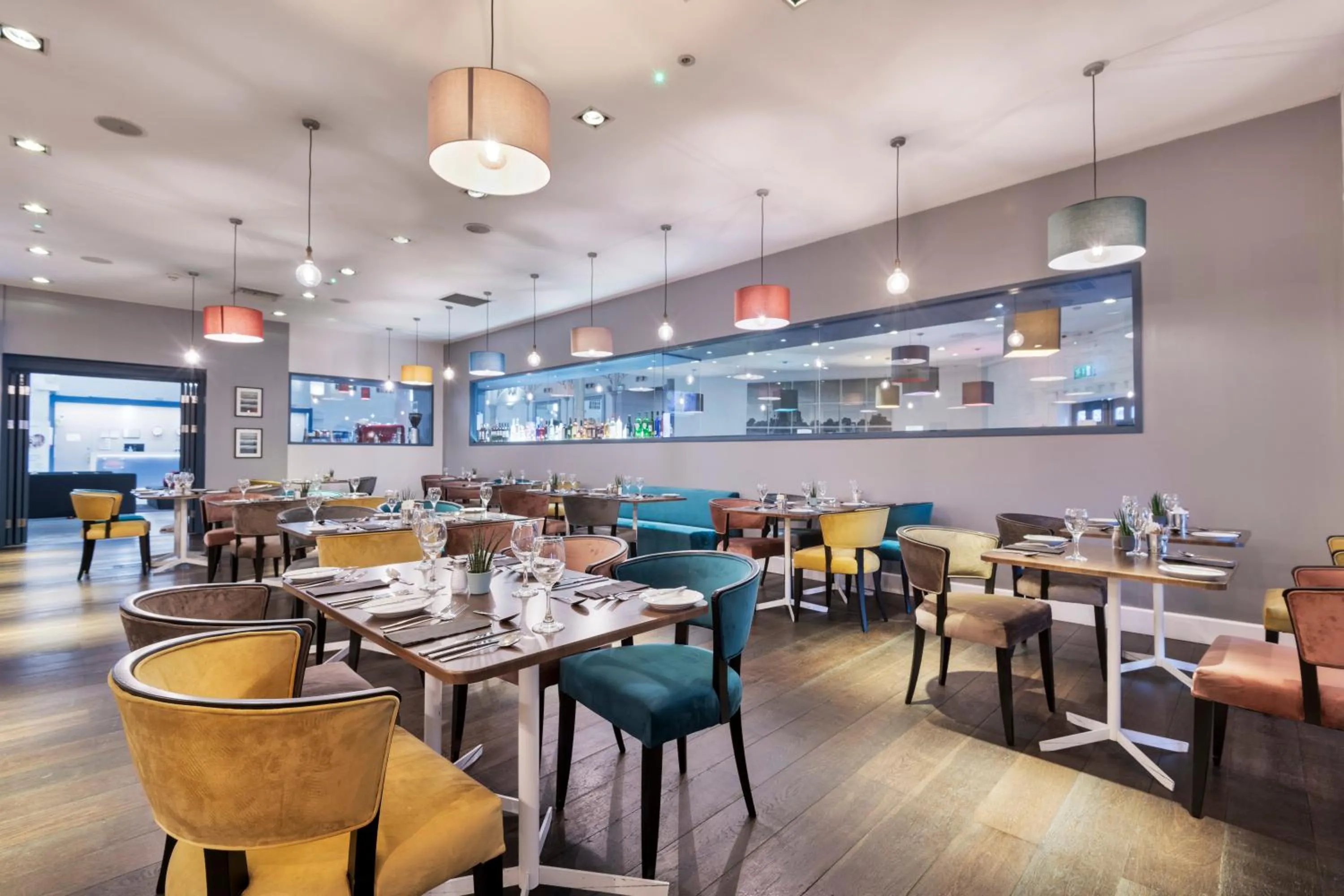 Restaurant/places to eat in Park Inn by Radisson Cardiff City Centre