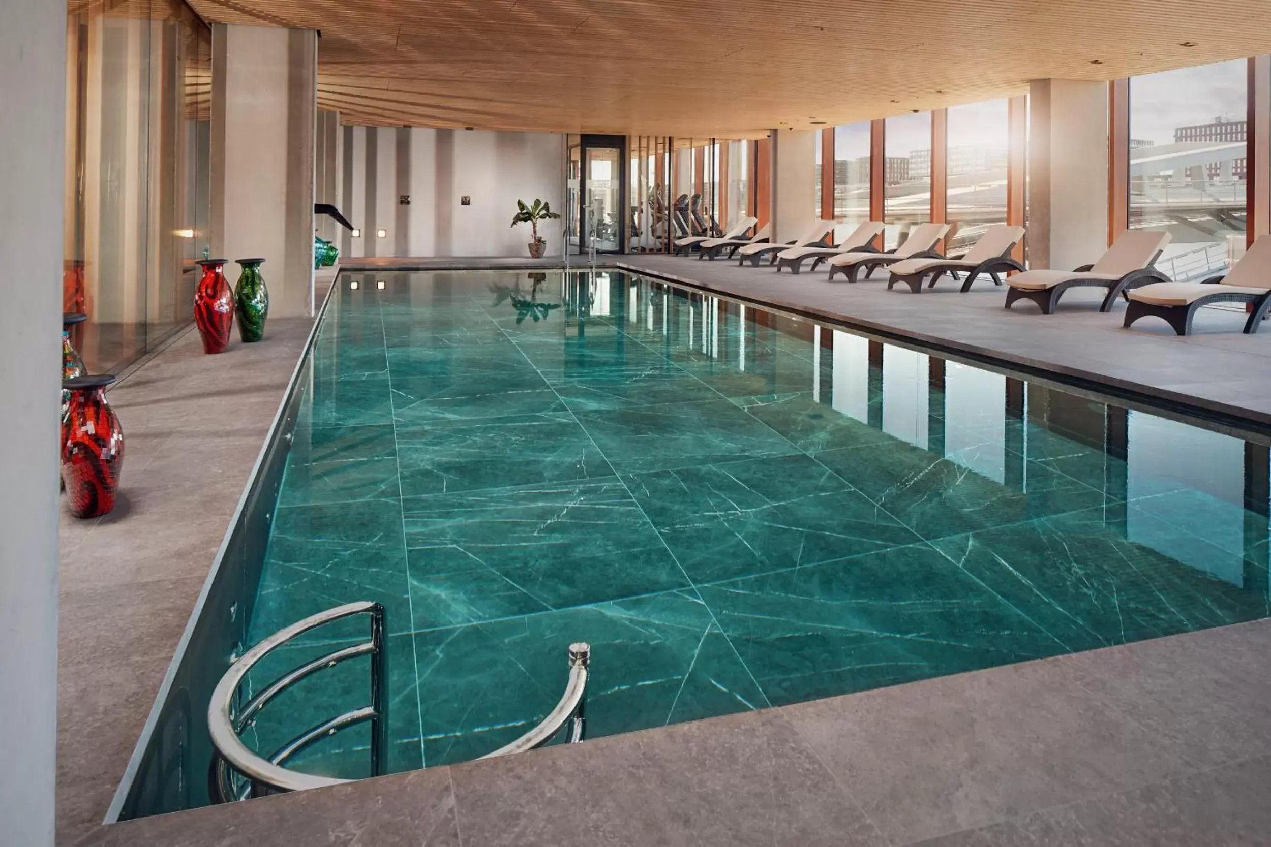 Swimming Pool in Hotel Jakarta Amsterdam