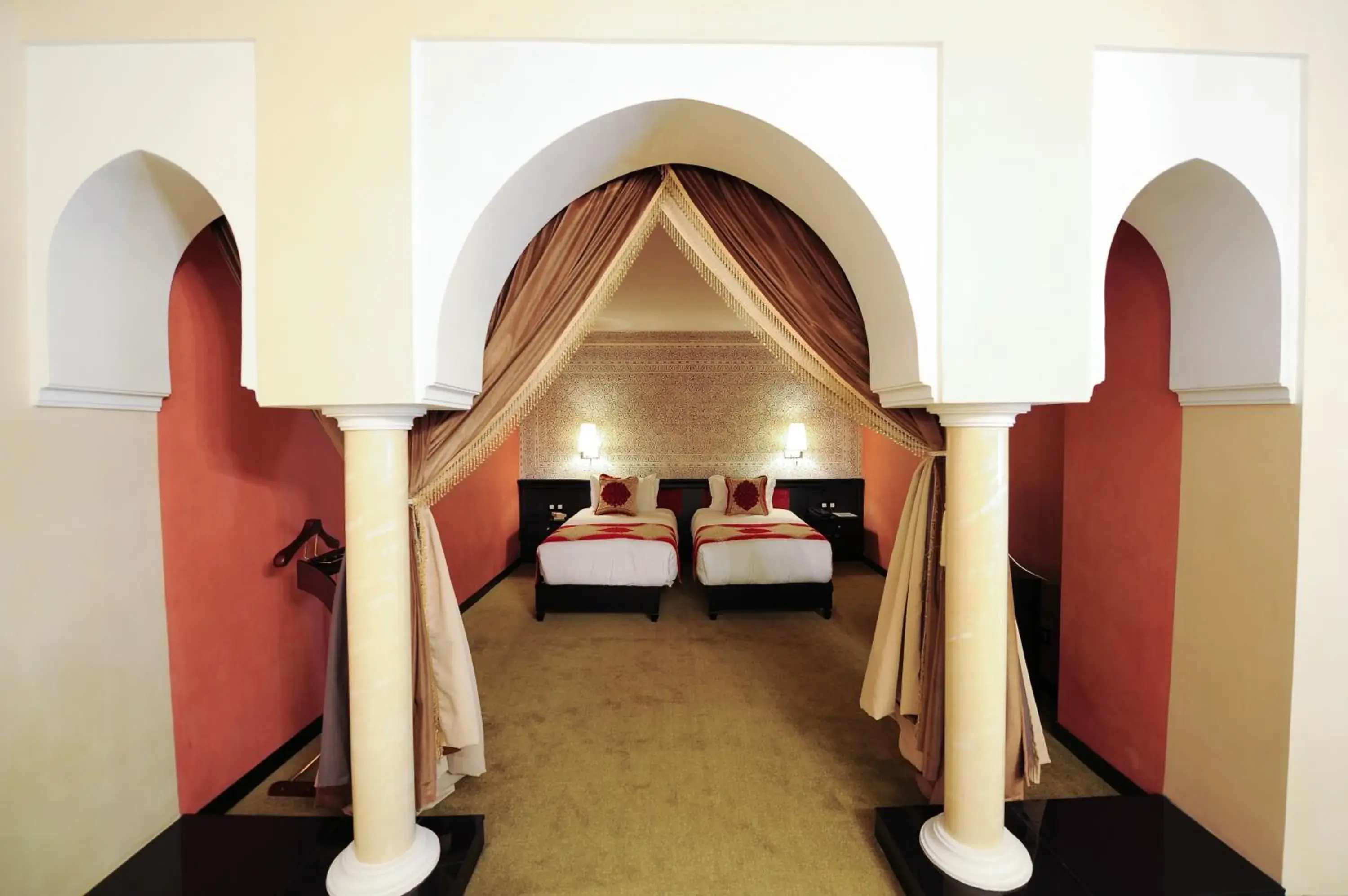 Bed, Banquet Facilities in Hotel Riad Ennakhil & SPA