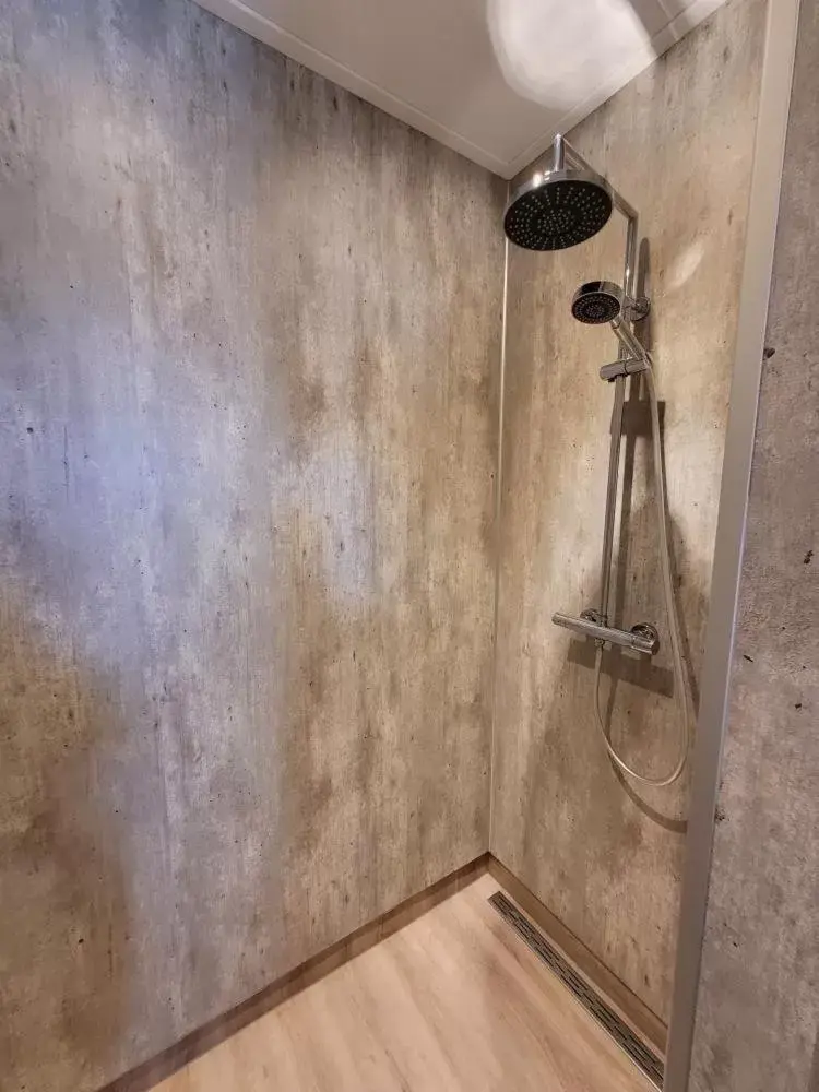 Shower, Bathroom in B&B Diepzicht