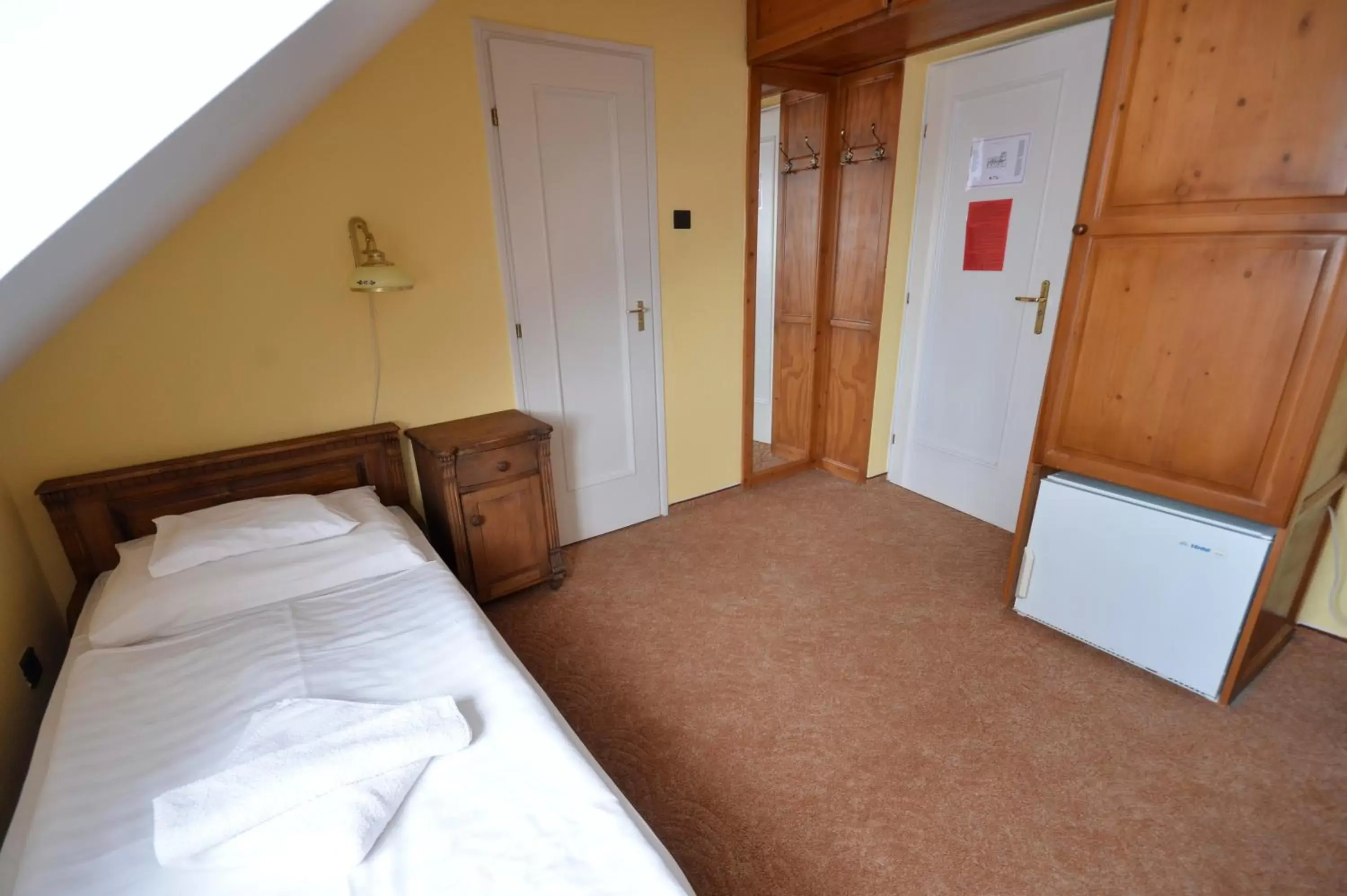 Standard Twin Room - single occupancy in Révész Hotel, Restaurant and Rosa Spa Standard Twin Room - single occupancy in Révész Hotel, Restaurant and Rosa Spa