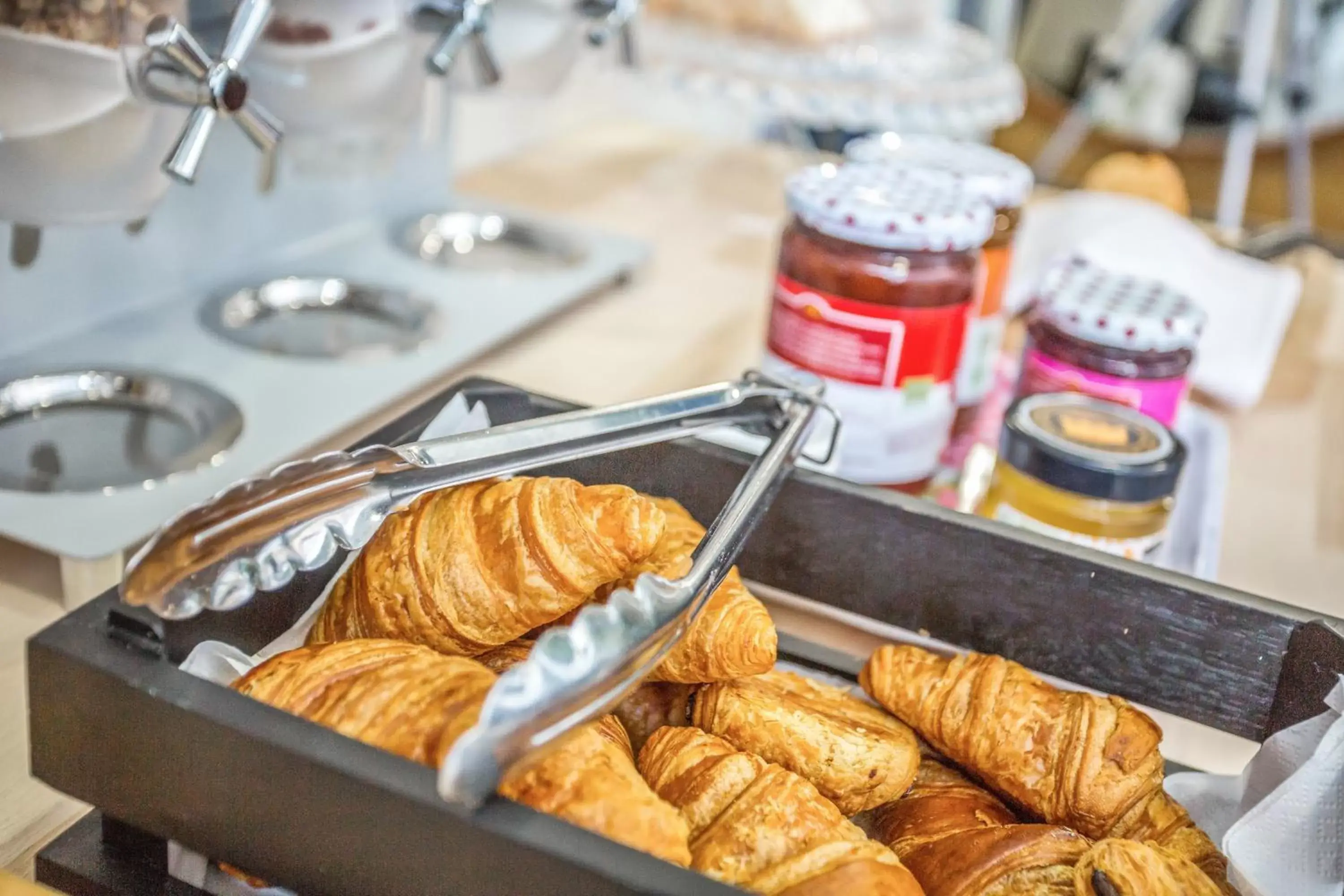 Breakfast in Zenitude Hôtel-Résidences Le Havre Centre Breakfast in Zenitude Hôtel-Résidences Le Havre Centre