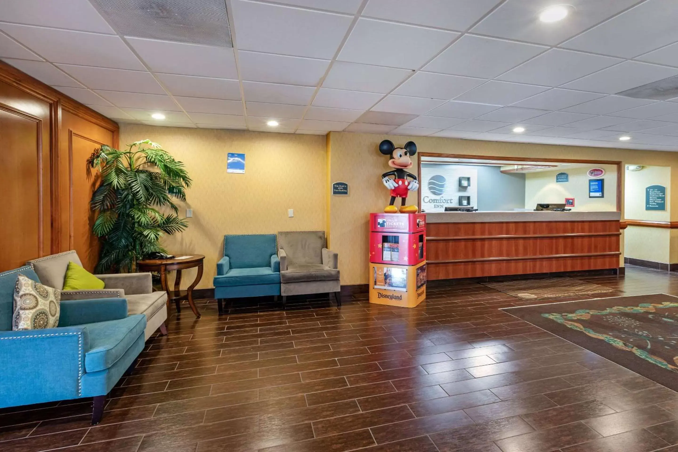 Lobby or reception, Lobby/Reception in Comfort Inn Anaheim Resort