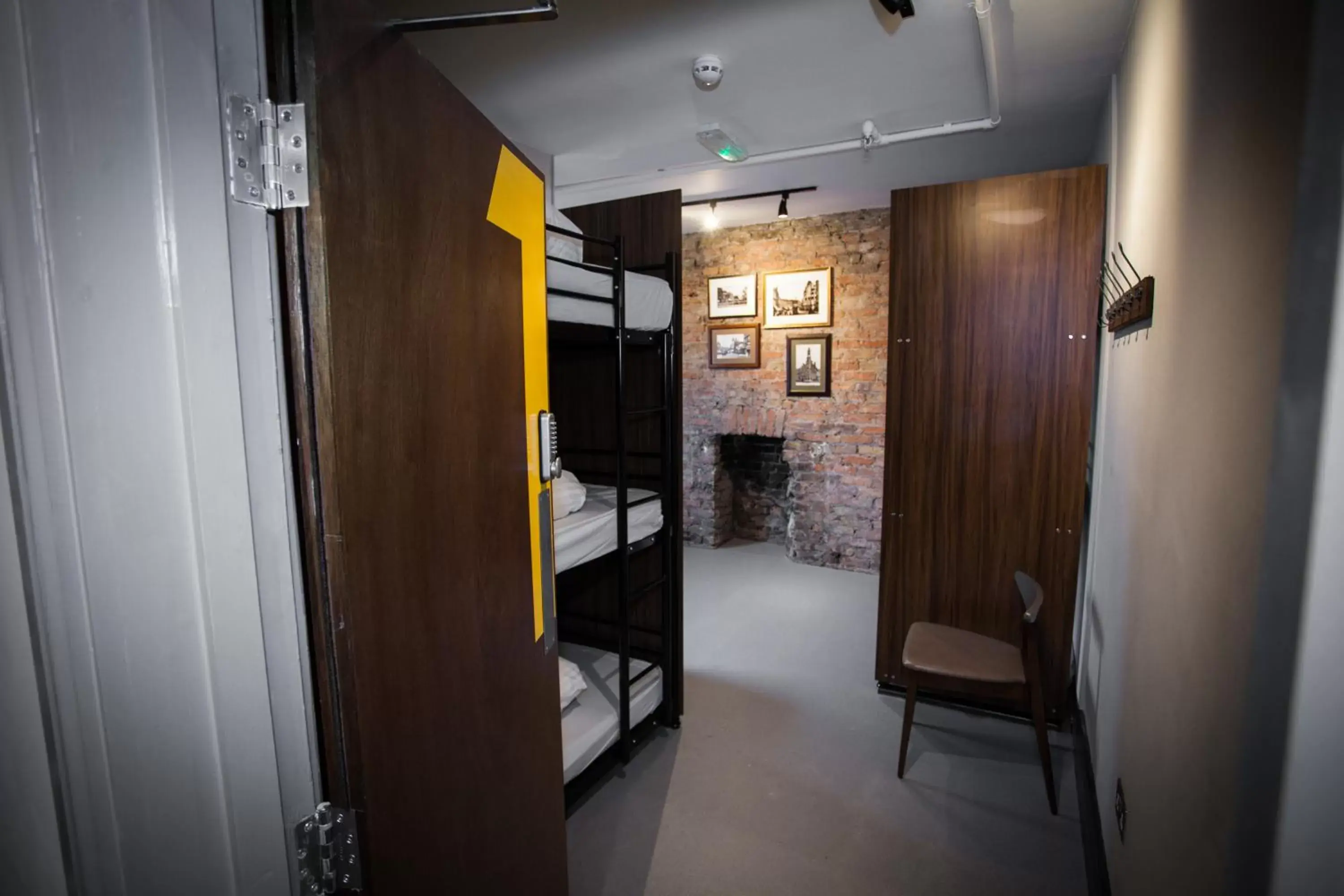 bunk bed, Bathroom in PubLove @ The Crown, Battersea