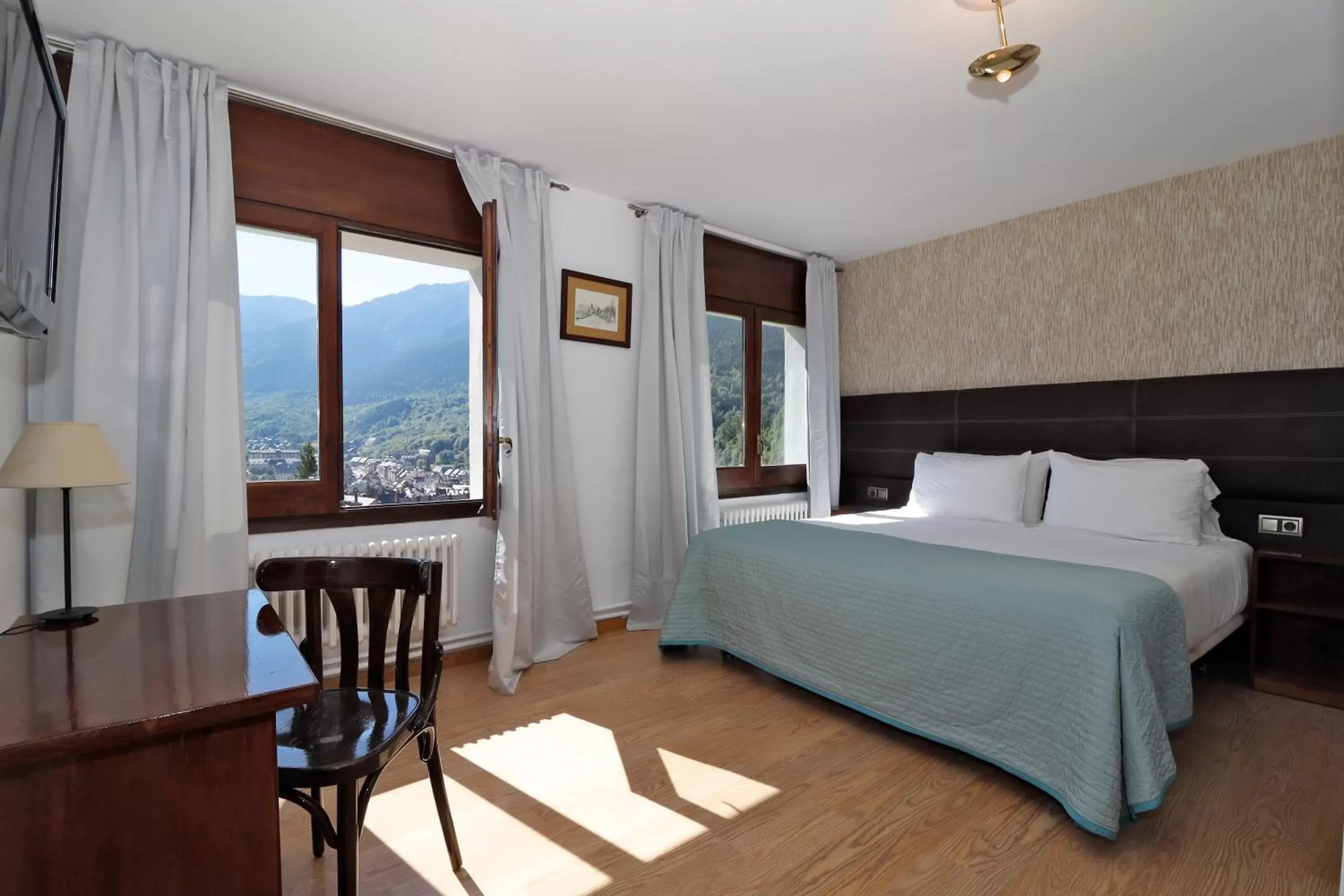 Bedroom in Hotel Blu Aran