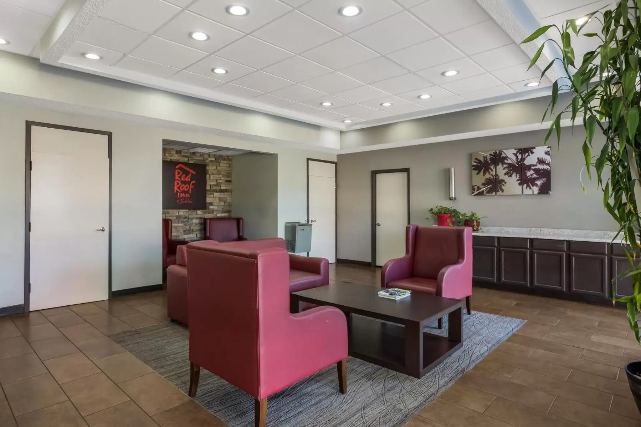 Lobby or reception, Lobby/Reception in Red Roof Inn & Suites Statesboro - University