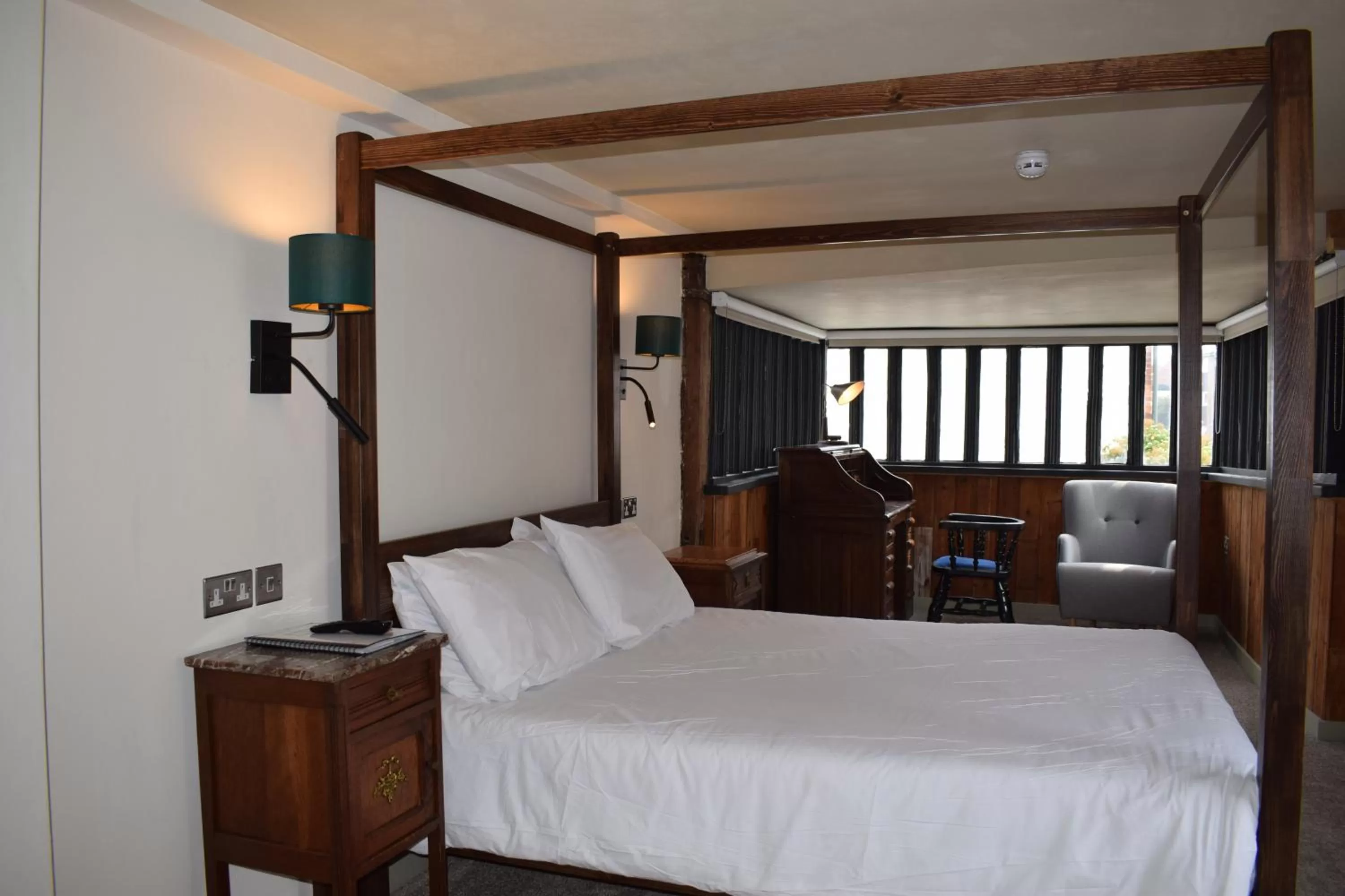 Bed in Alma Inn & Dining Rooms