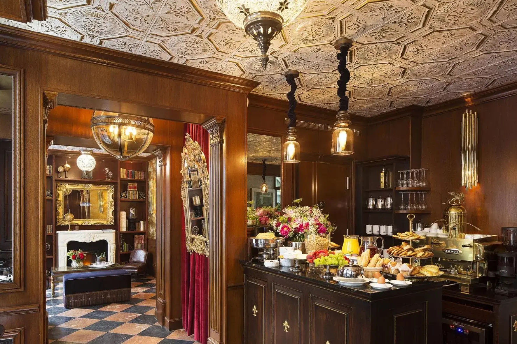 Restaurant/Places to Eat in Hotel Da Vinci