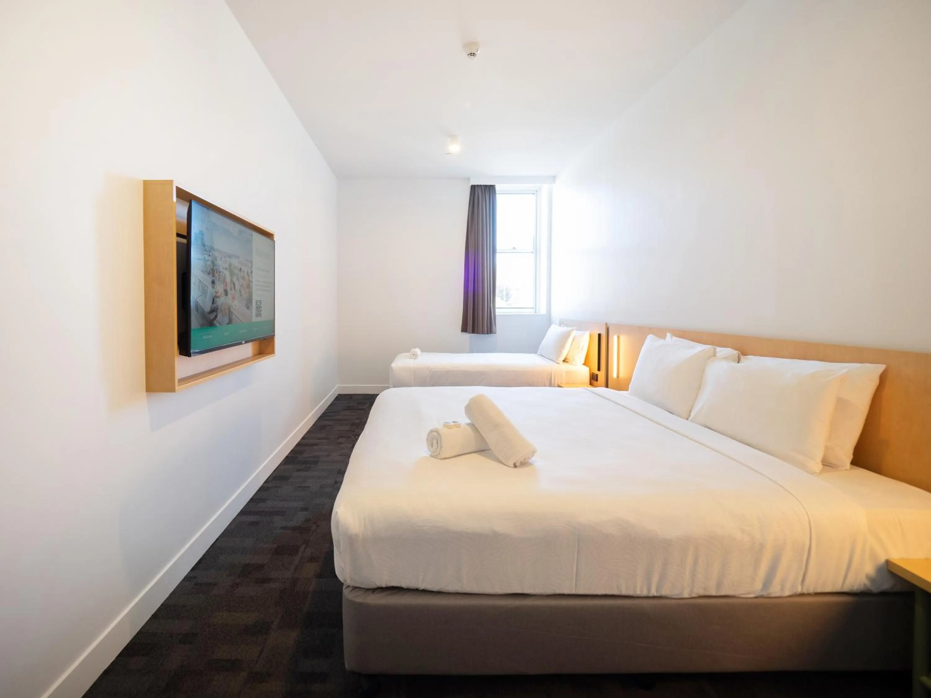 Bed in YHA Sydney Harbour