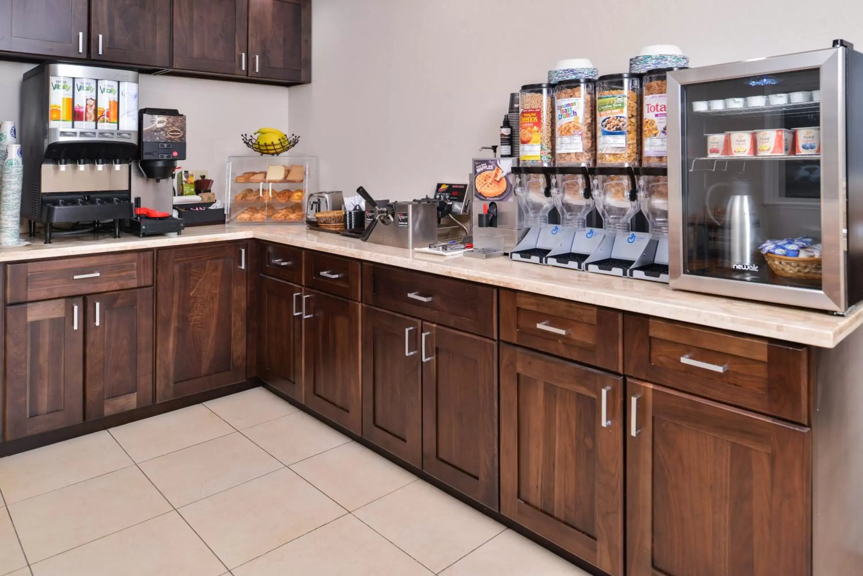 Continental breakfast in Good Living Inn Continental breakfast in Good Living Inn