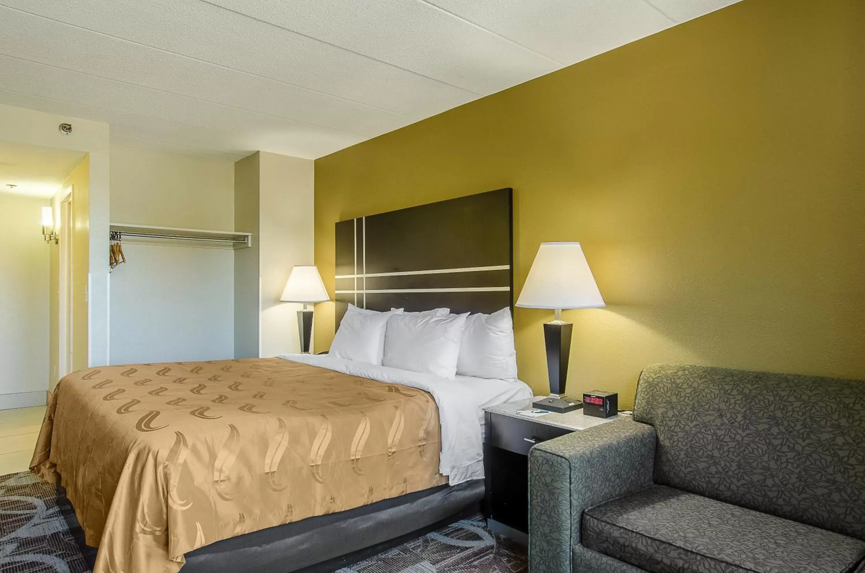 King Room - Non-Smoking in Quality Inn Middleboro-Plymouth