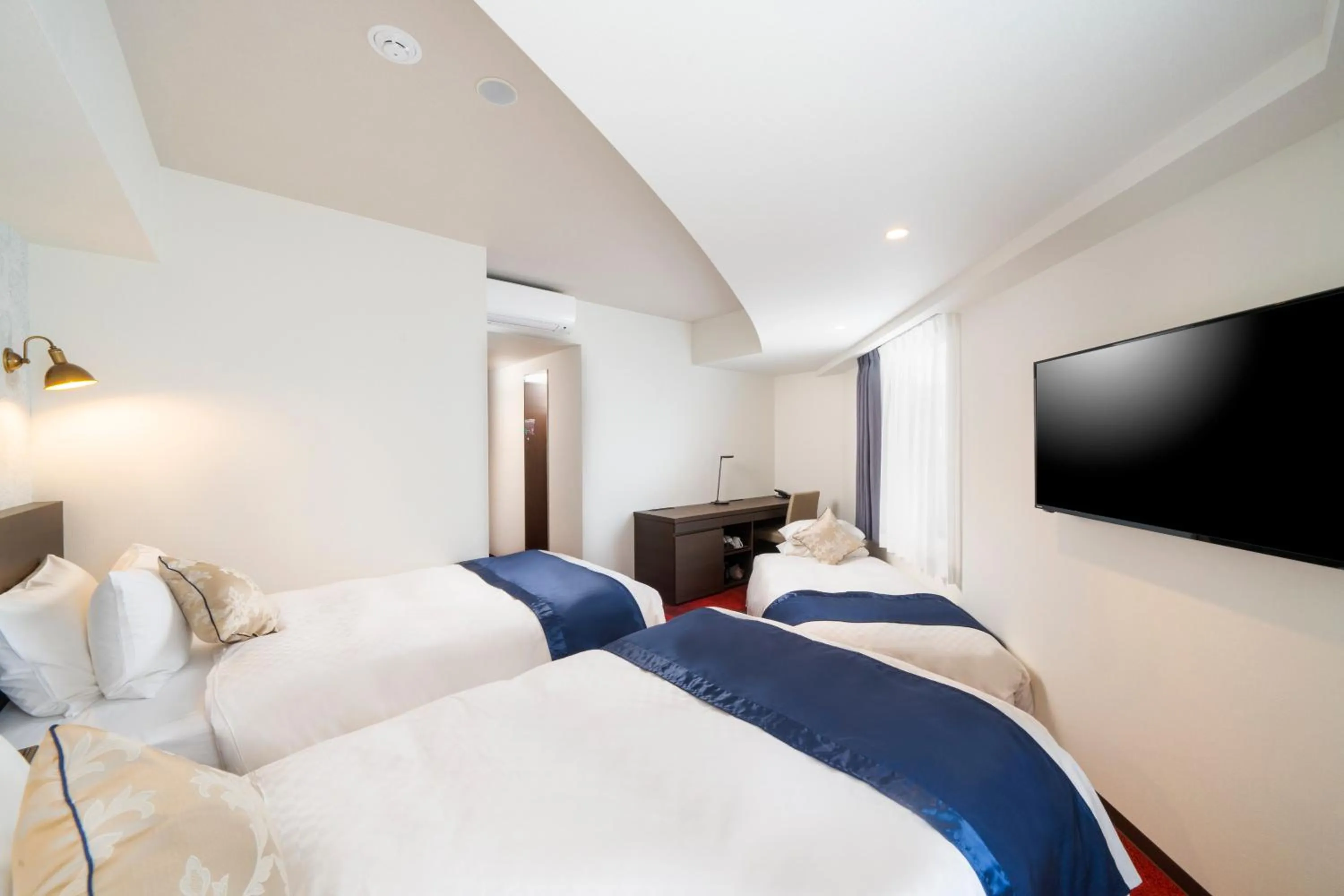 Photo of the whole room, Bed in Best Western Hotel Fino Shin-Yokohama