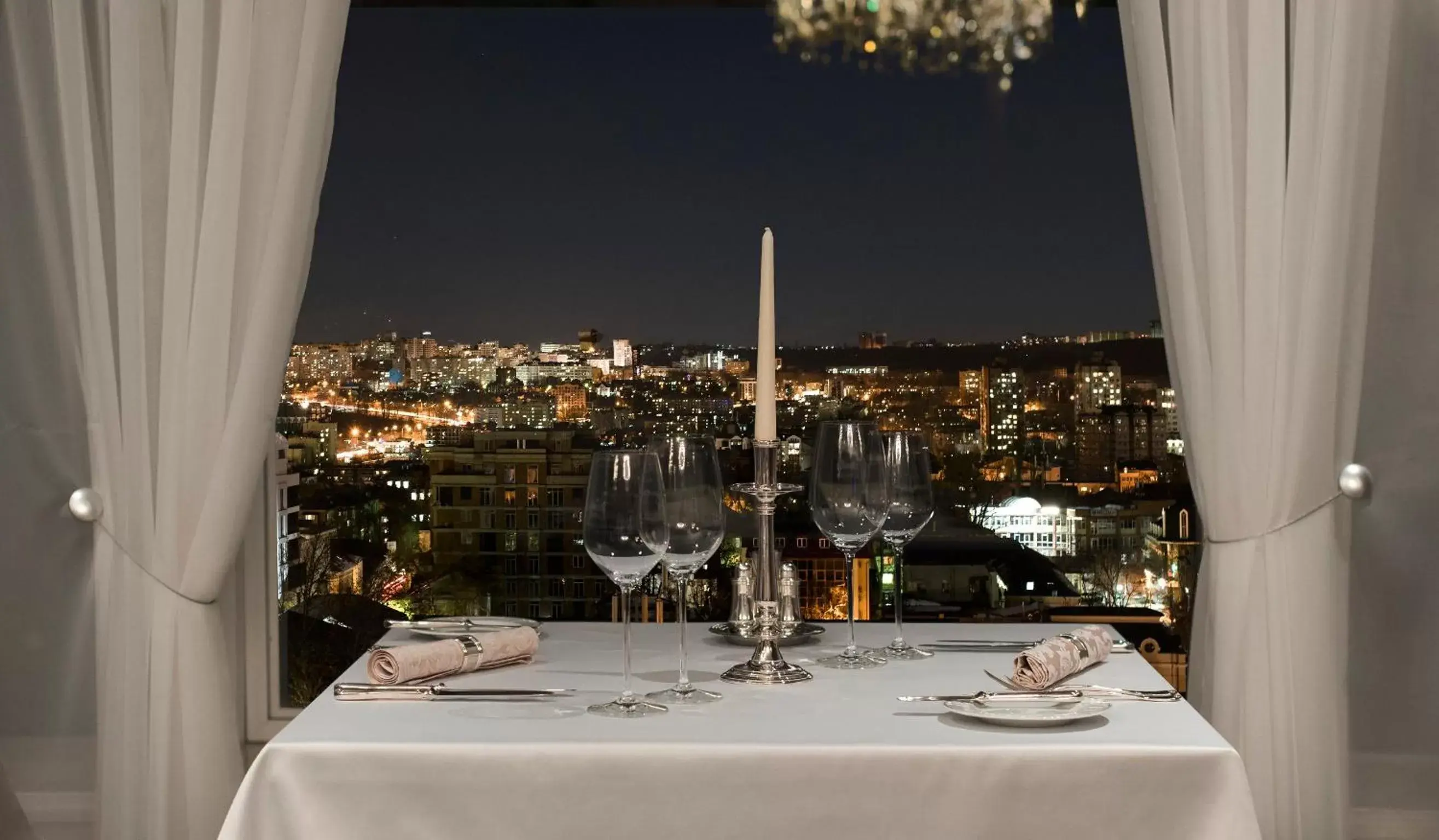 Restaurant/Places to Eat in Nobil Luxury Boutique Hotel