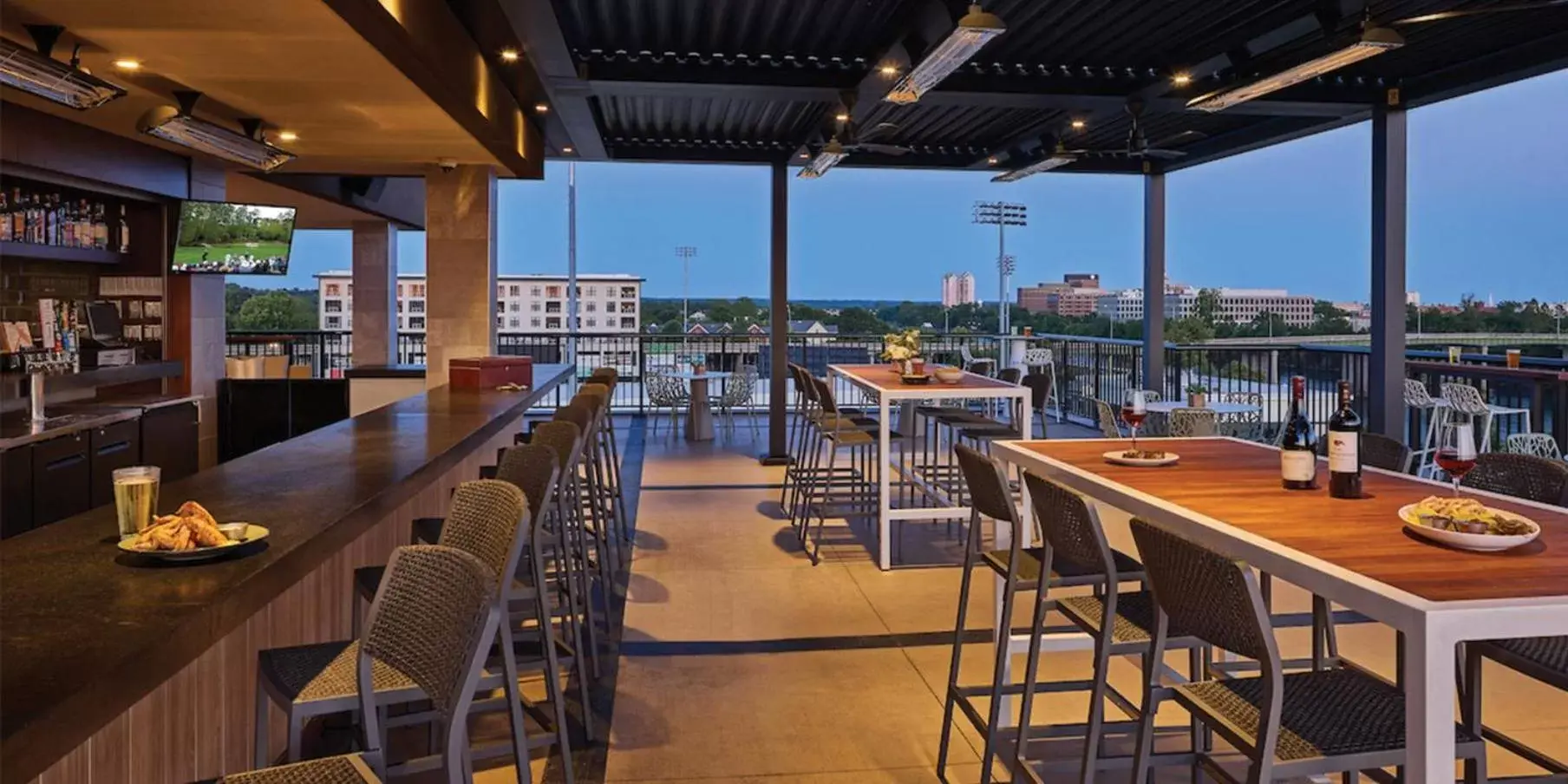 Lounge or bar, Restaurant/Places to Eat in Crowne Plaza - North Augusta, an IHG Hotel